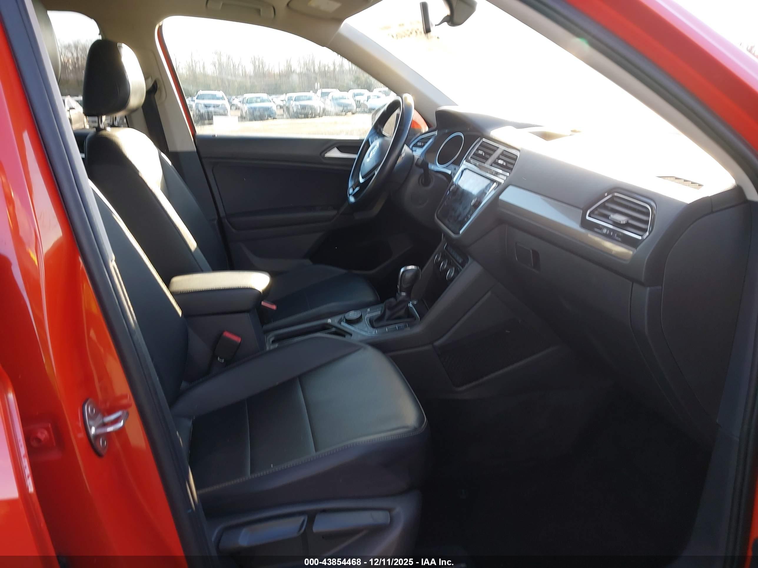 VOLKSWAGEN TIGUAN image 5