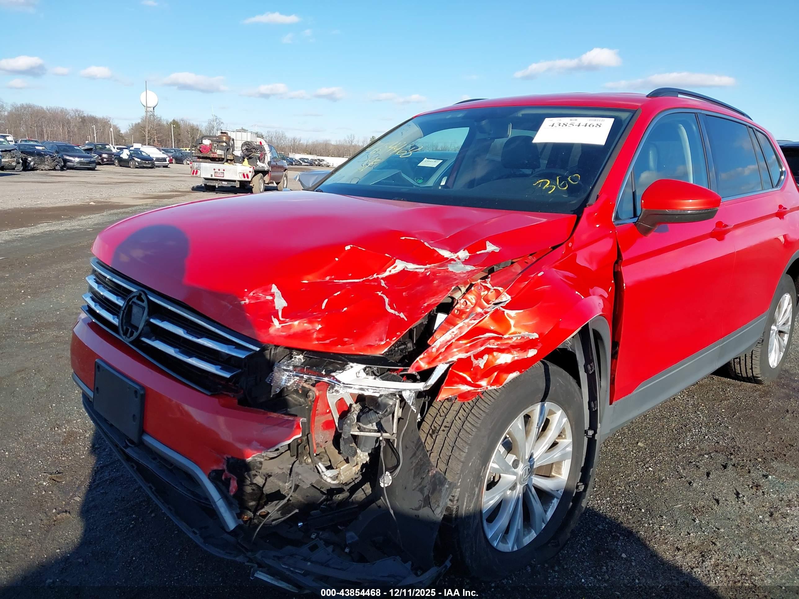 VOLKSWAGEN TIGUAN image 6