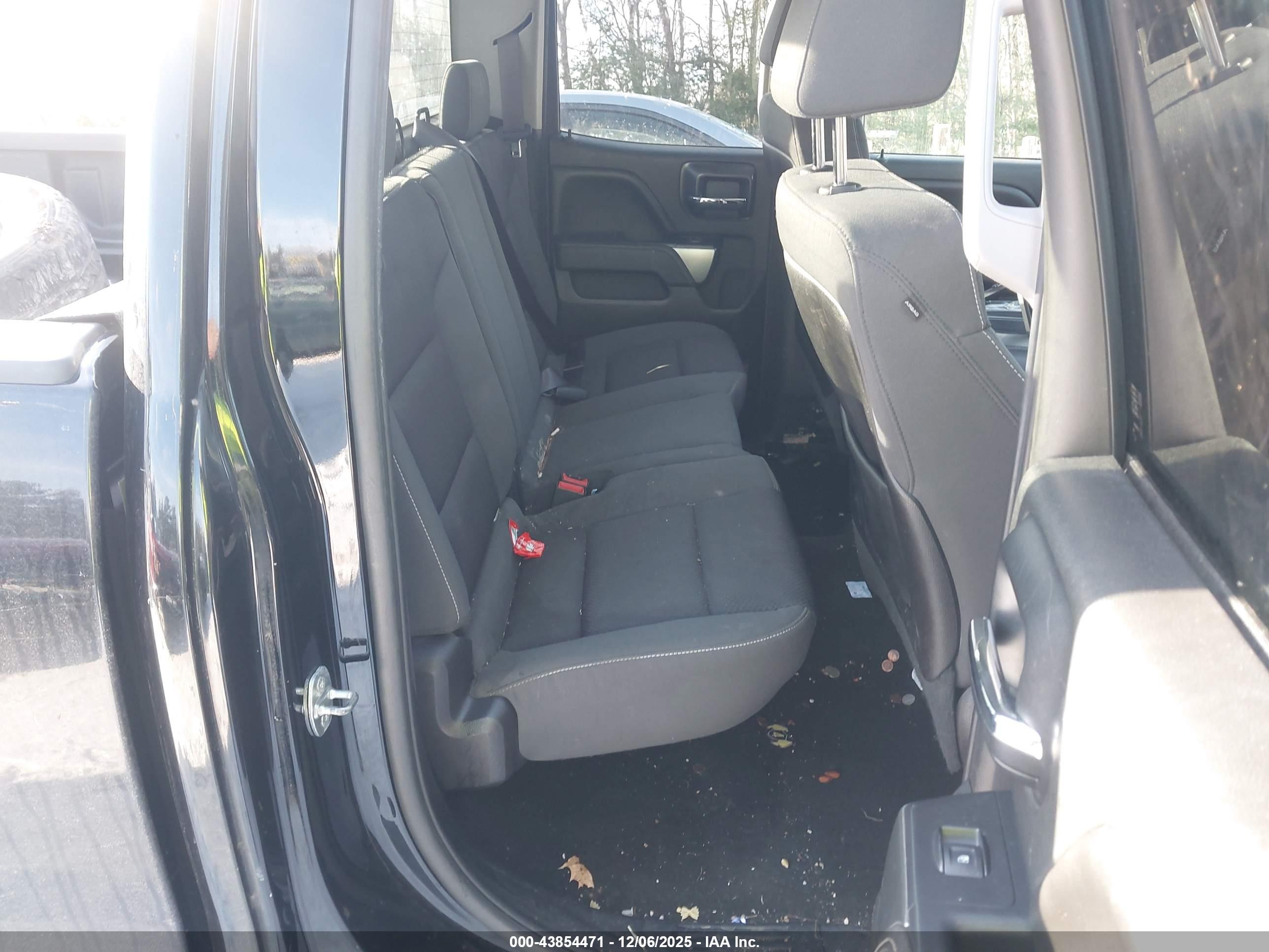 CHEVROLET SILVERADO image 8