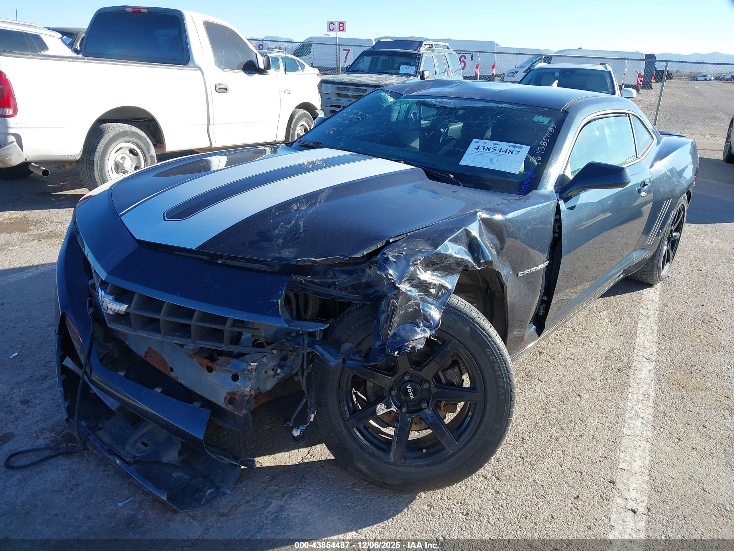 CHEVROLET CAMARO image 2