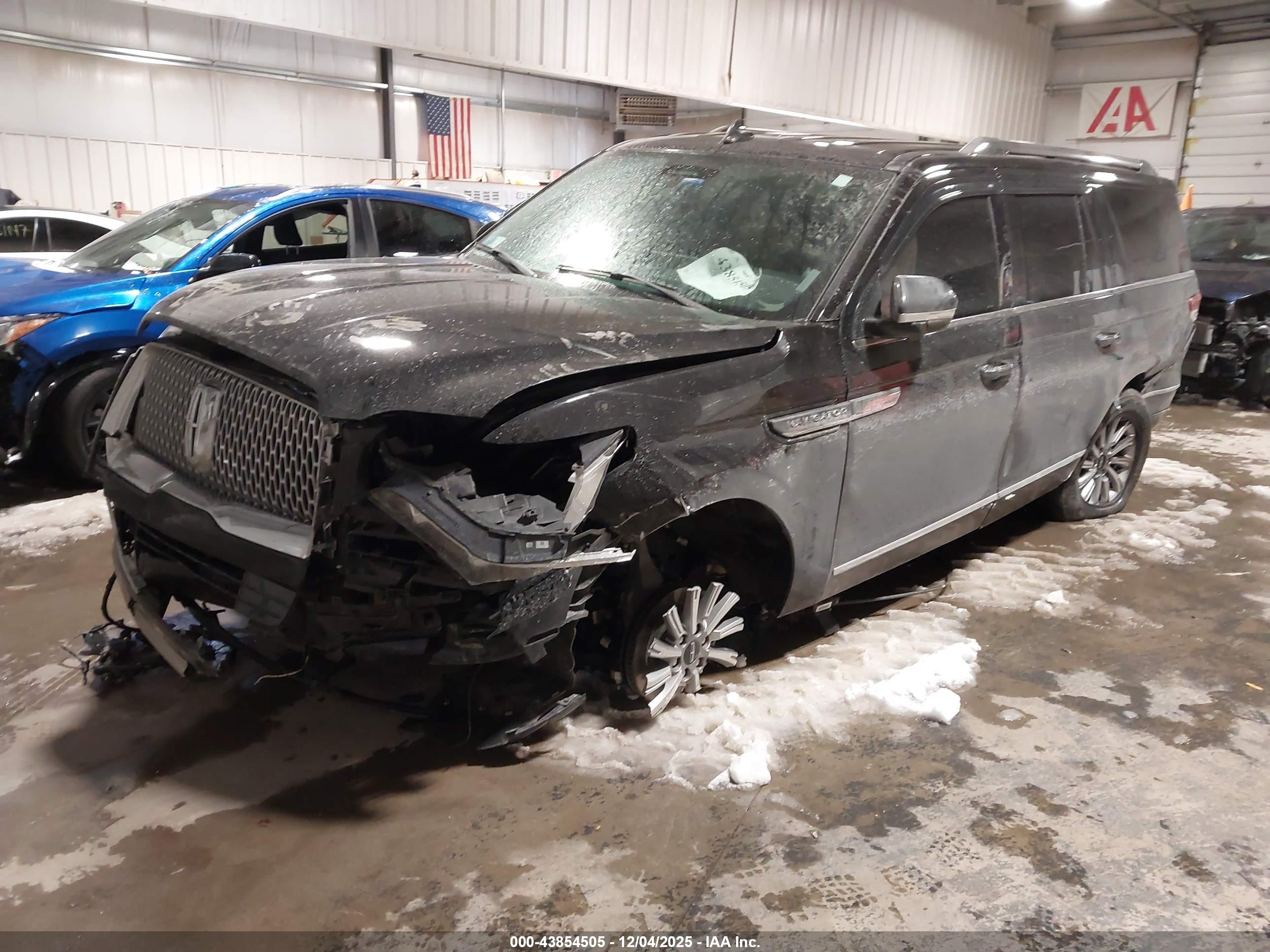 LINCOLN NAVIGATOR image 2