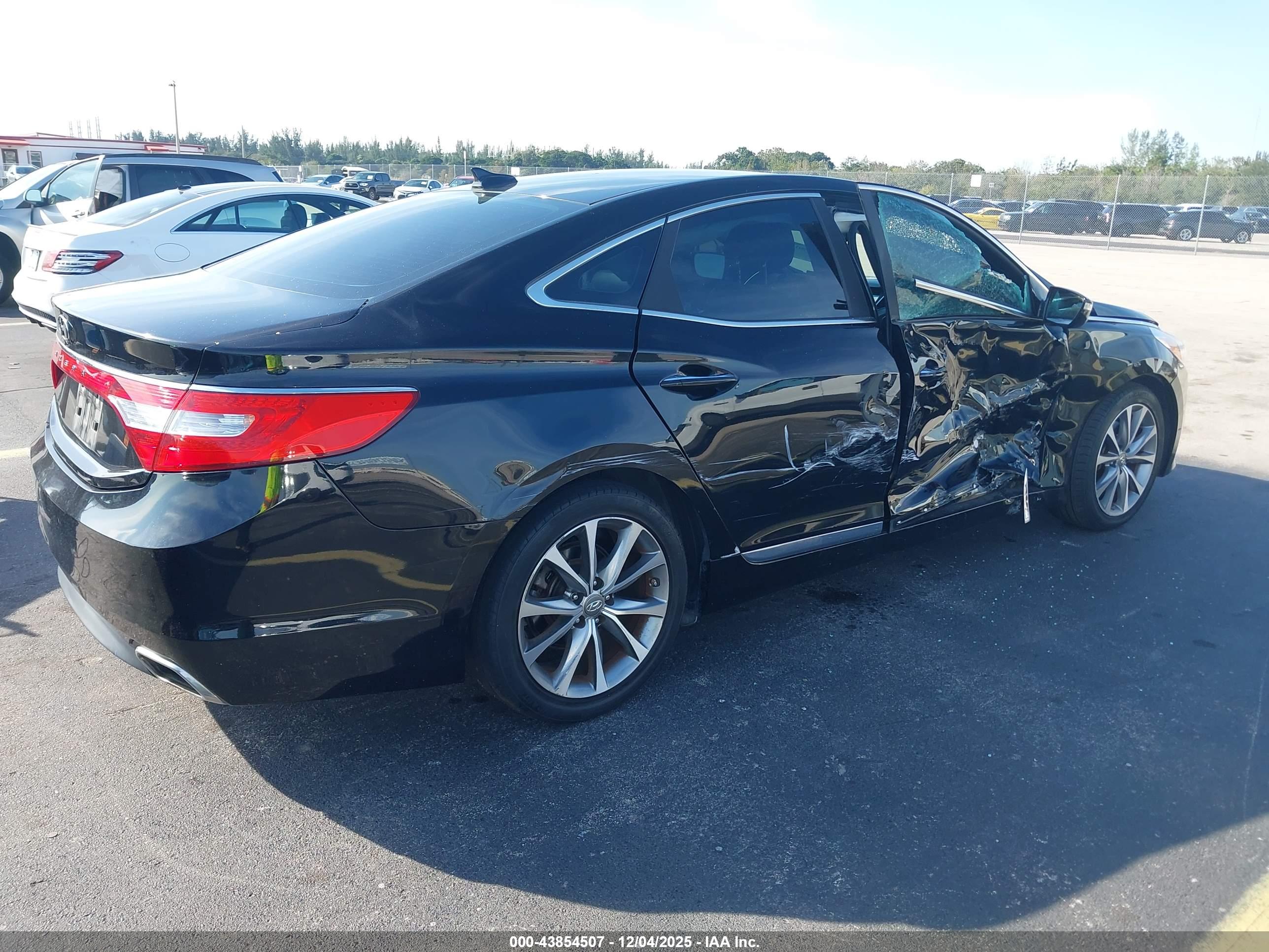 HYUNDAI AZERA image 4