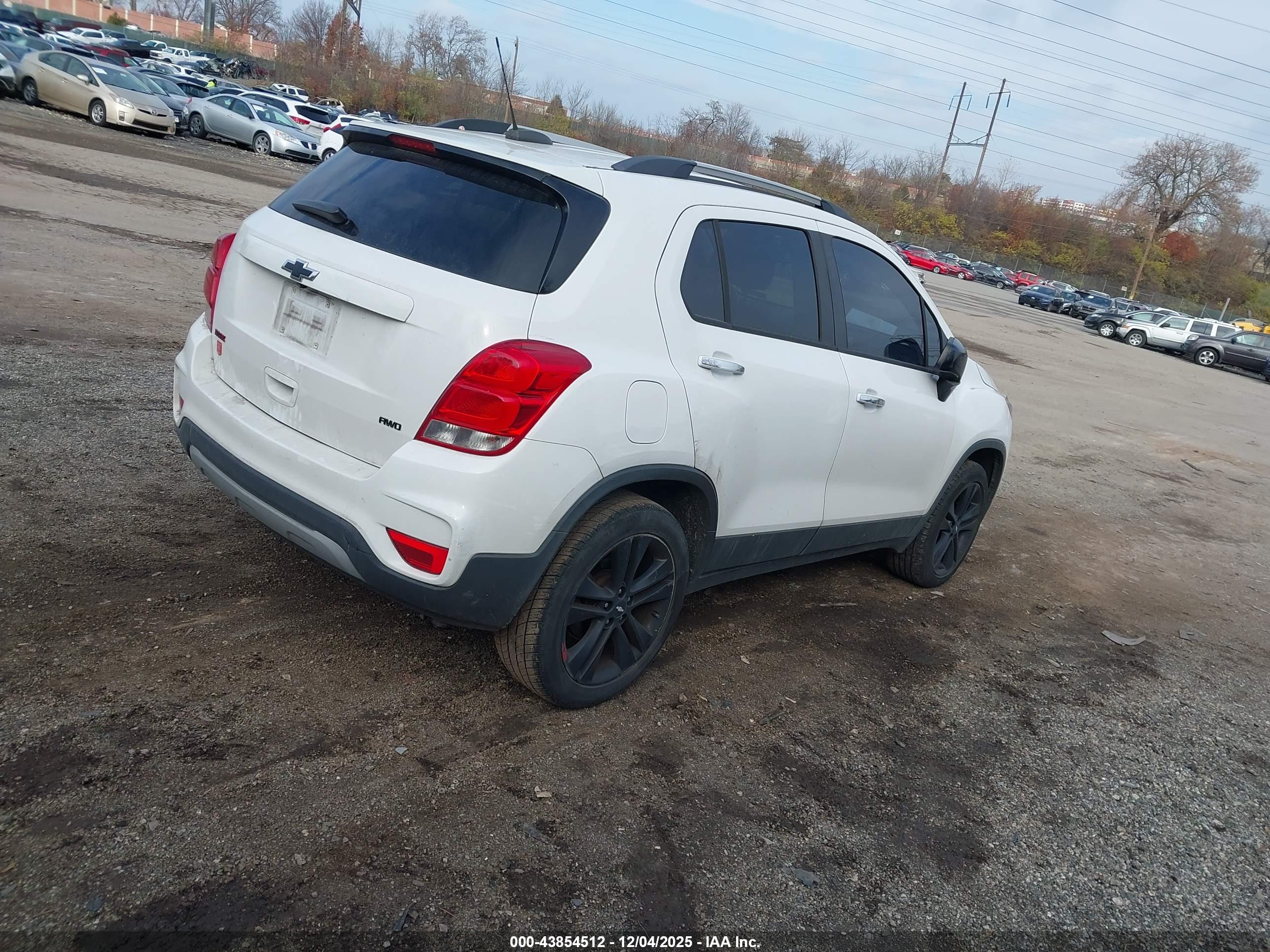 CHEVROLET TRAX image 4