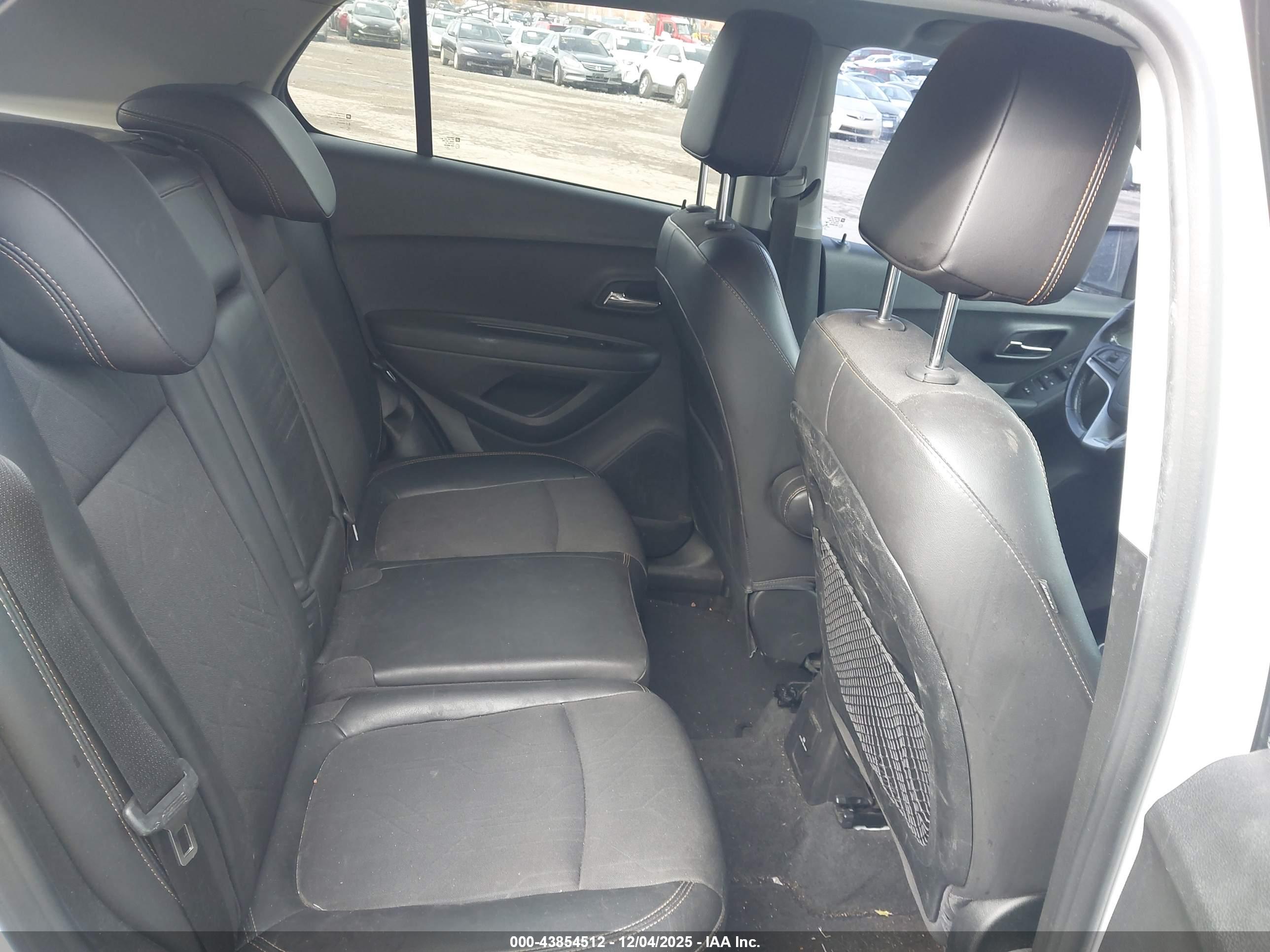 CHEVROLET TRAX image 8
