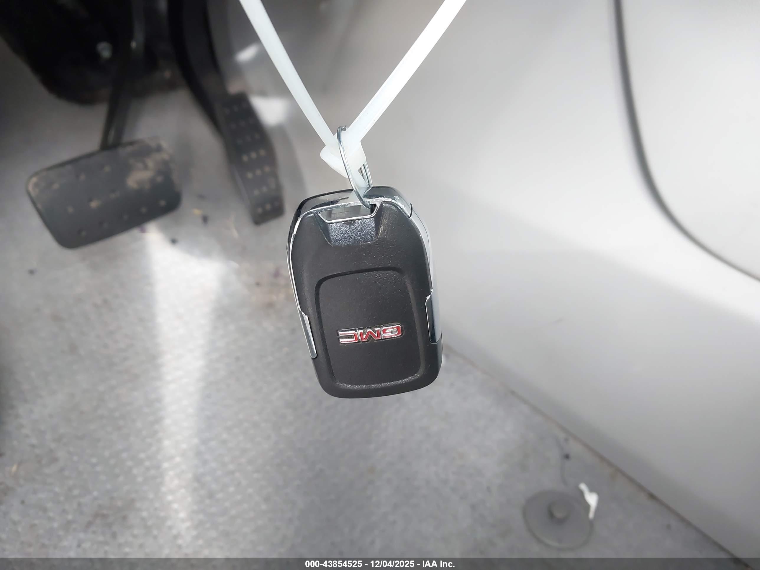 GMC ACADIA image 11