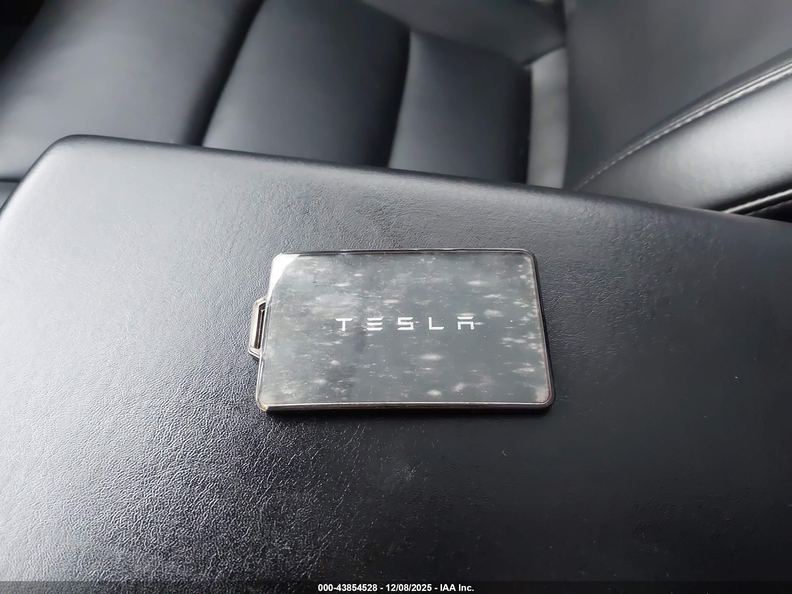 TESLA MODEL image 11