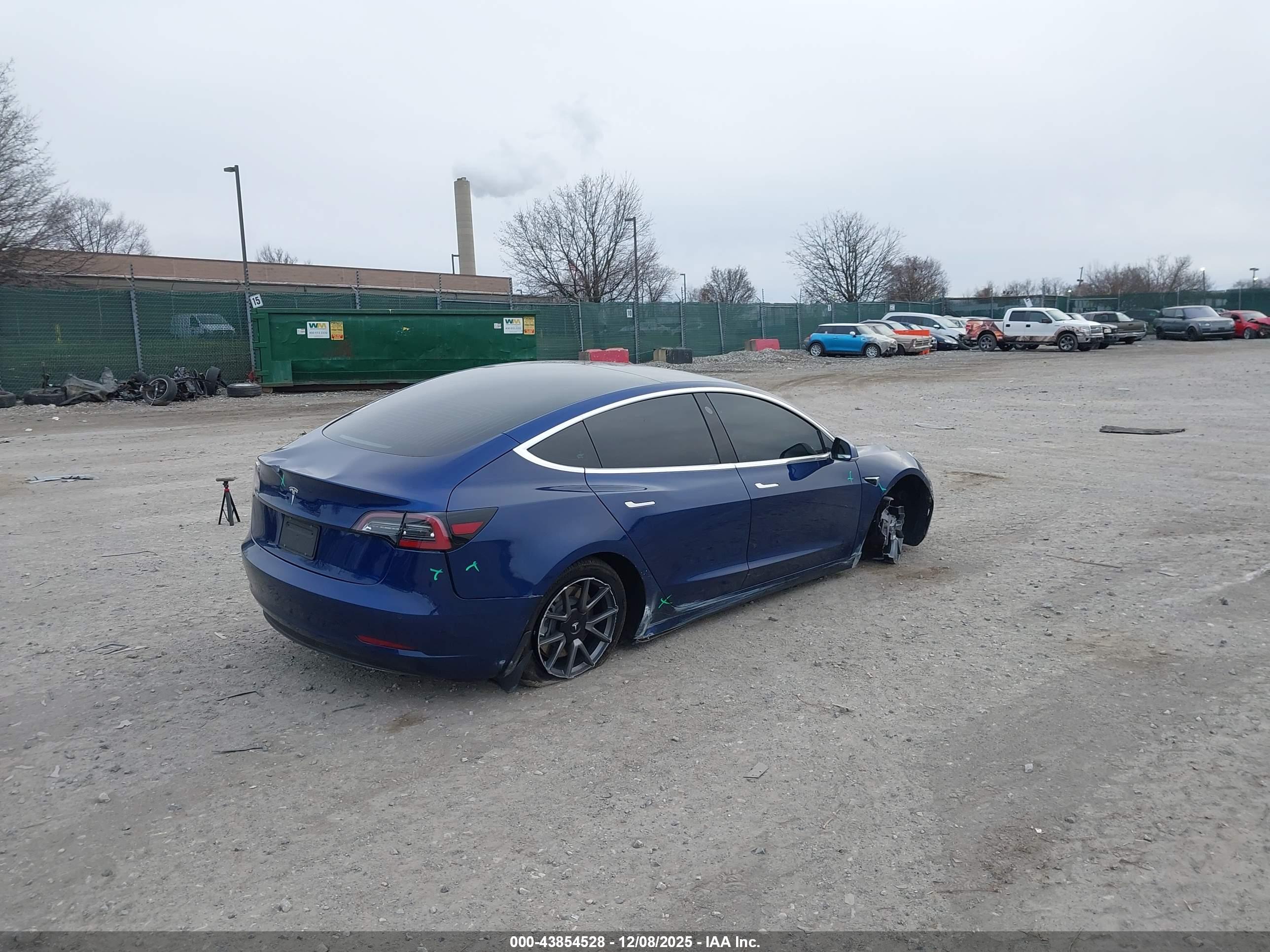 TESLA MODEL image 4