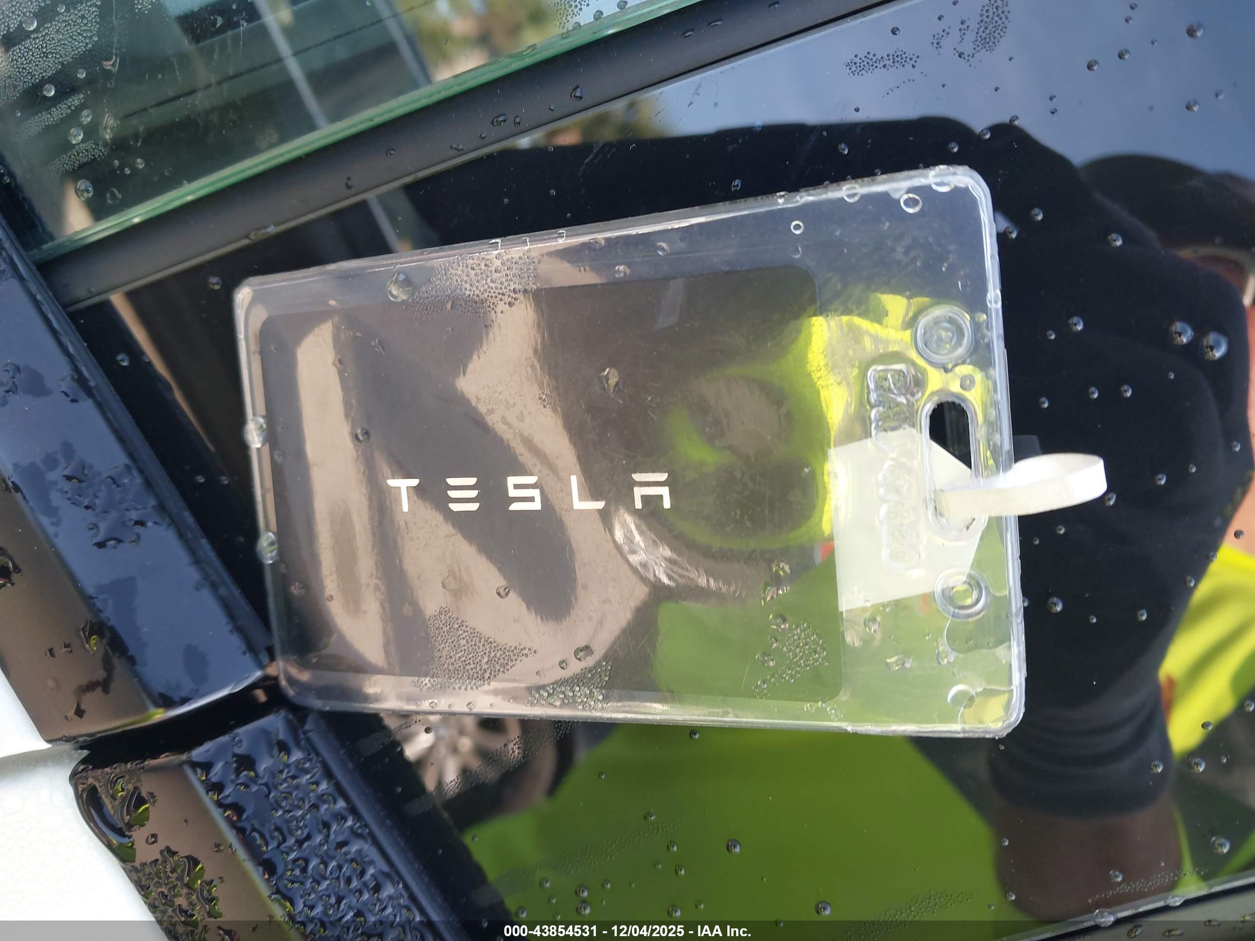 TESLA MODEL image 11