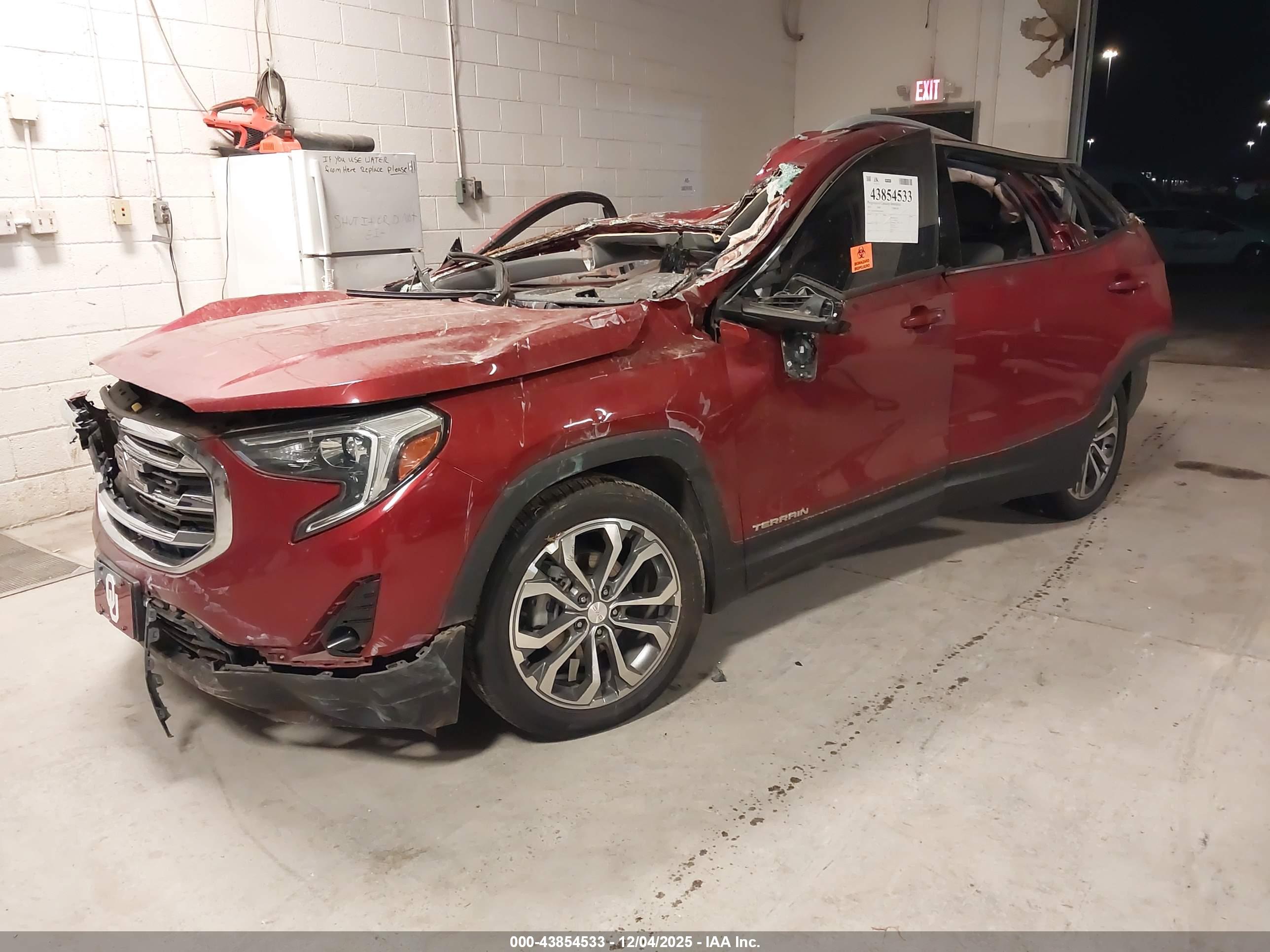 GMC TERRAIN image 2