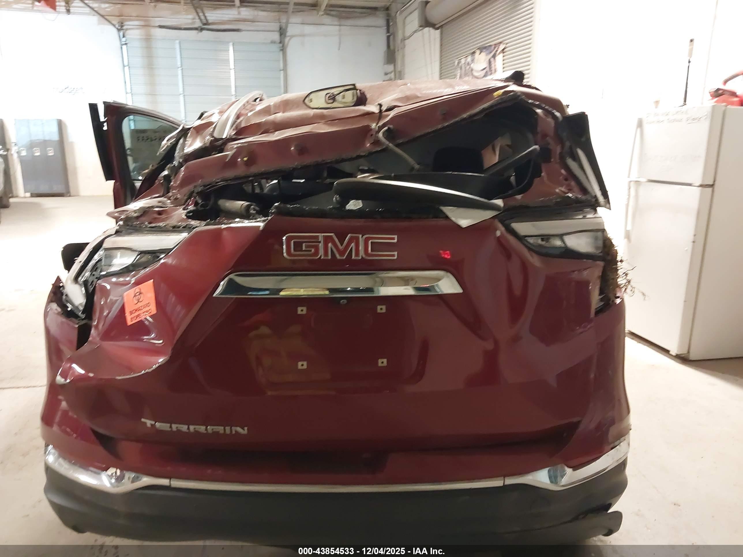 GMC TERRAIN image 6