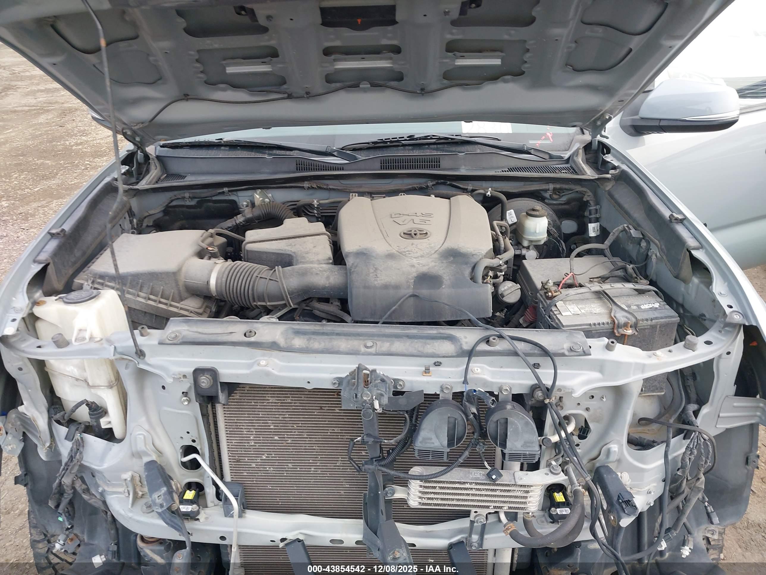 TOYOTA TACOMA image 10