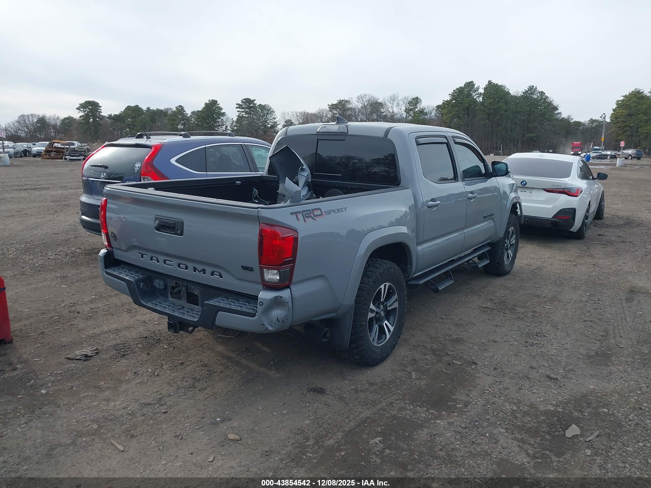 TOYOTA TACOMA image 4