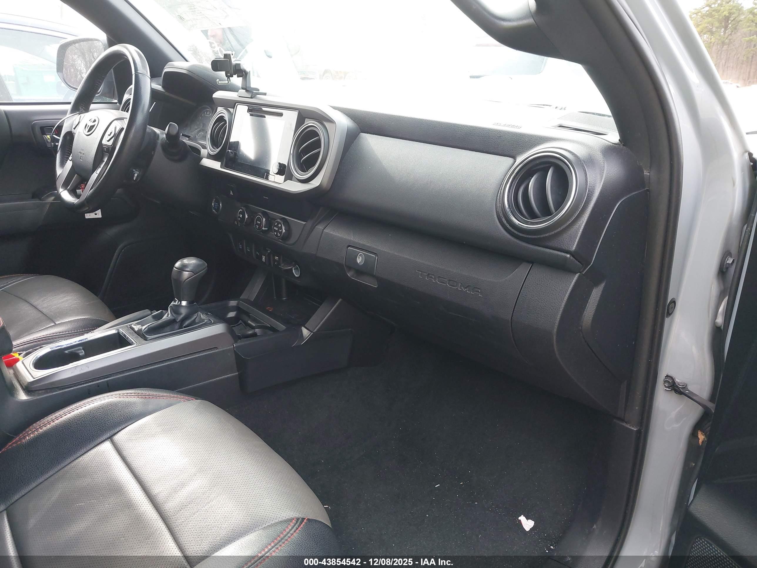 TOYOTA TACOMA image 5