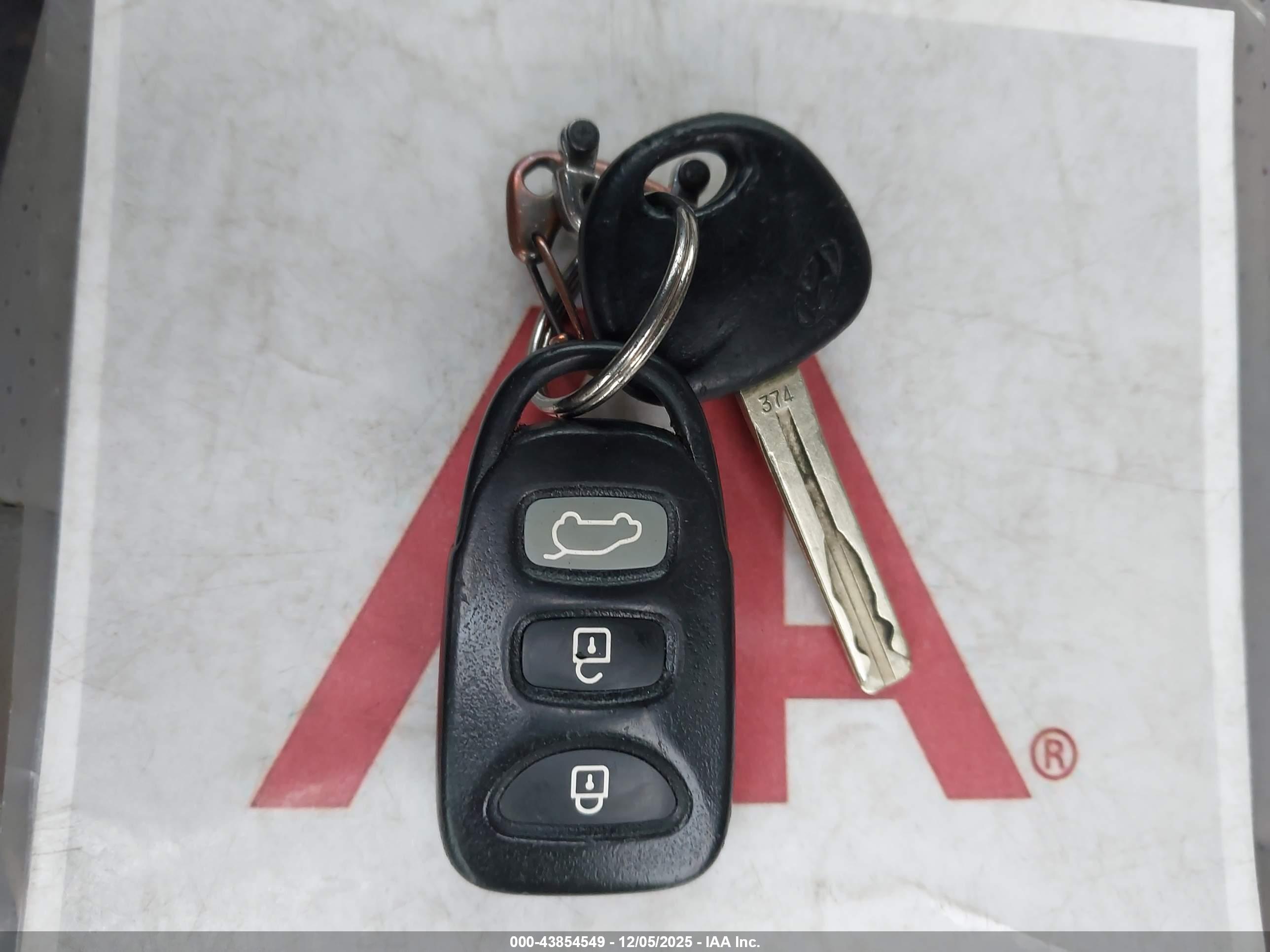 HYUNDAI ELANTRA image 11