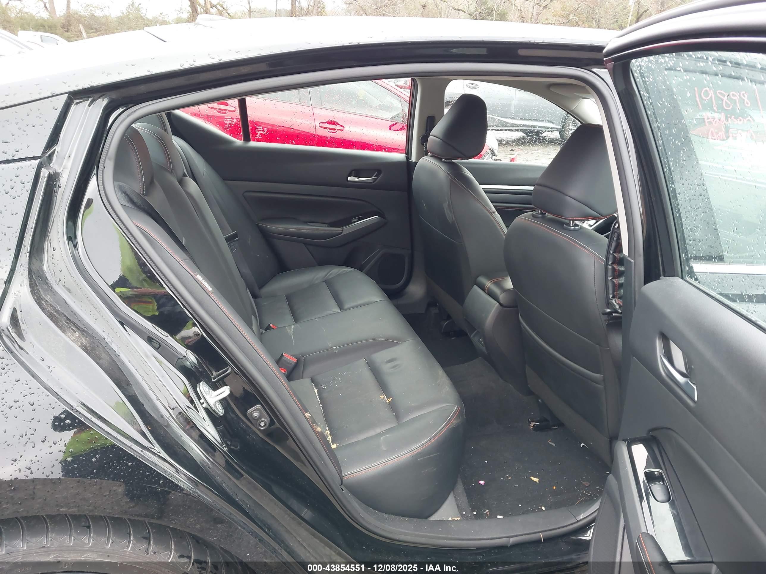 NISSAN ALTIMA image 8