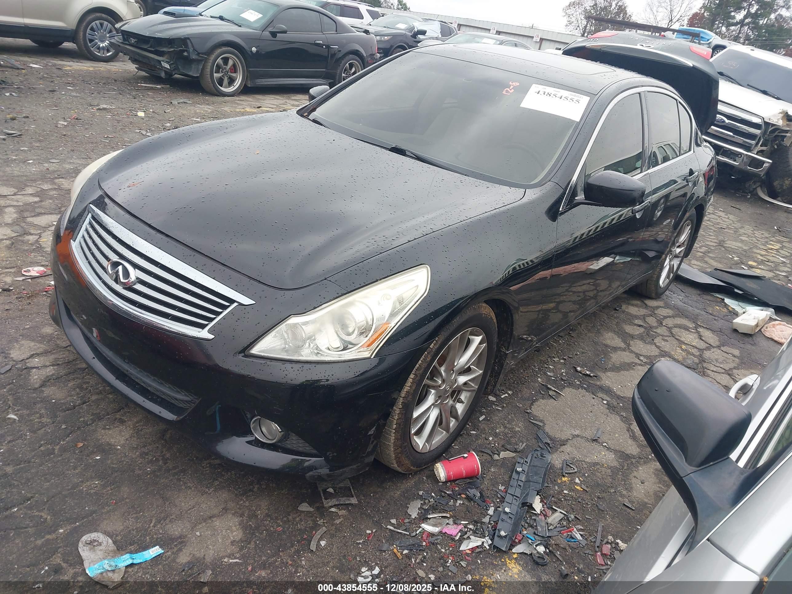 INFINITI G37 image 2