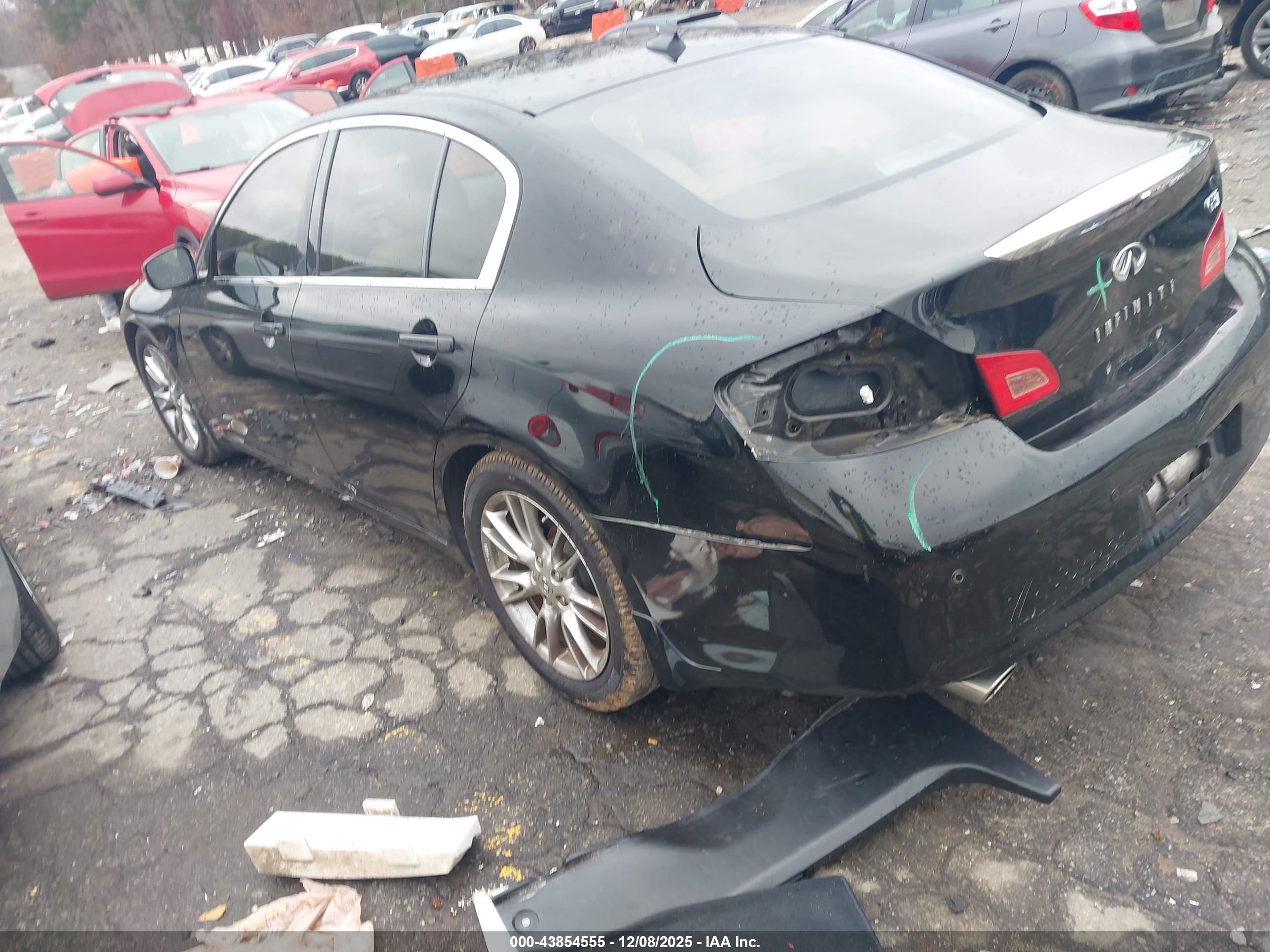INFINITI G37 image 3