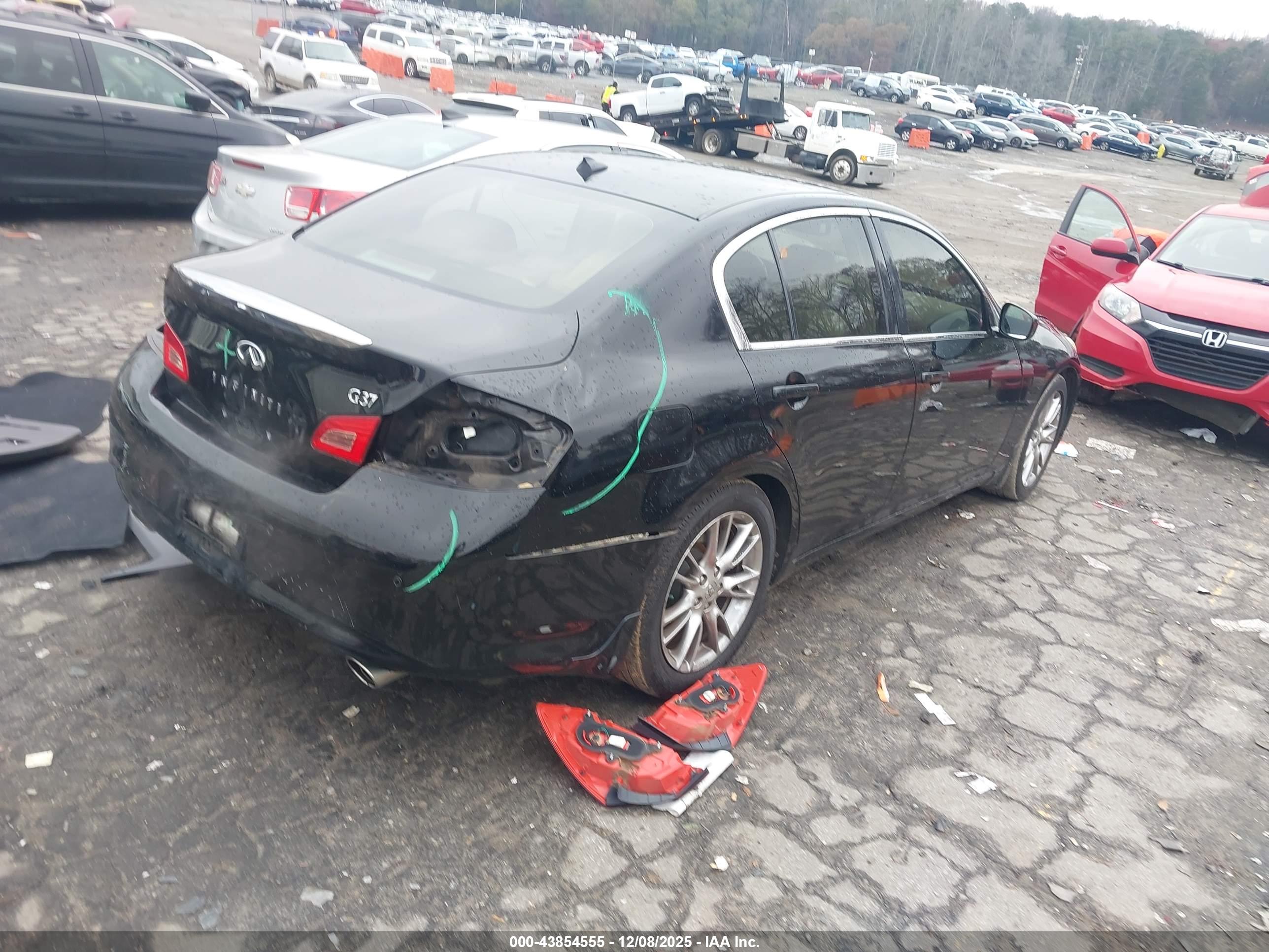 INFINITI G37 image 4