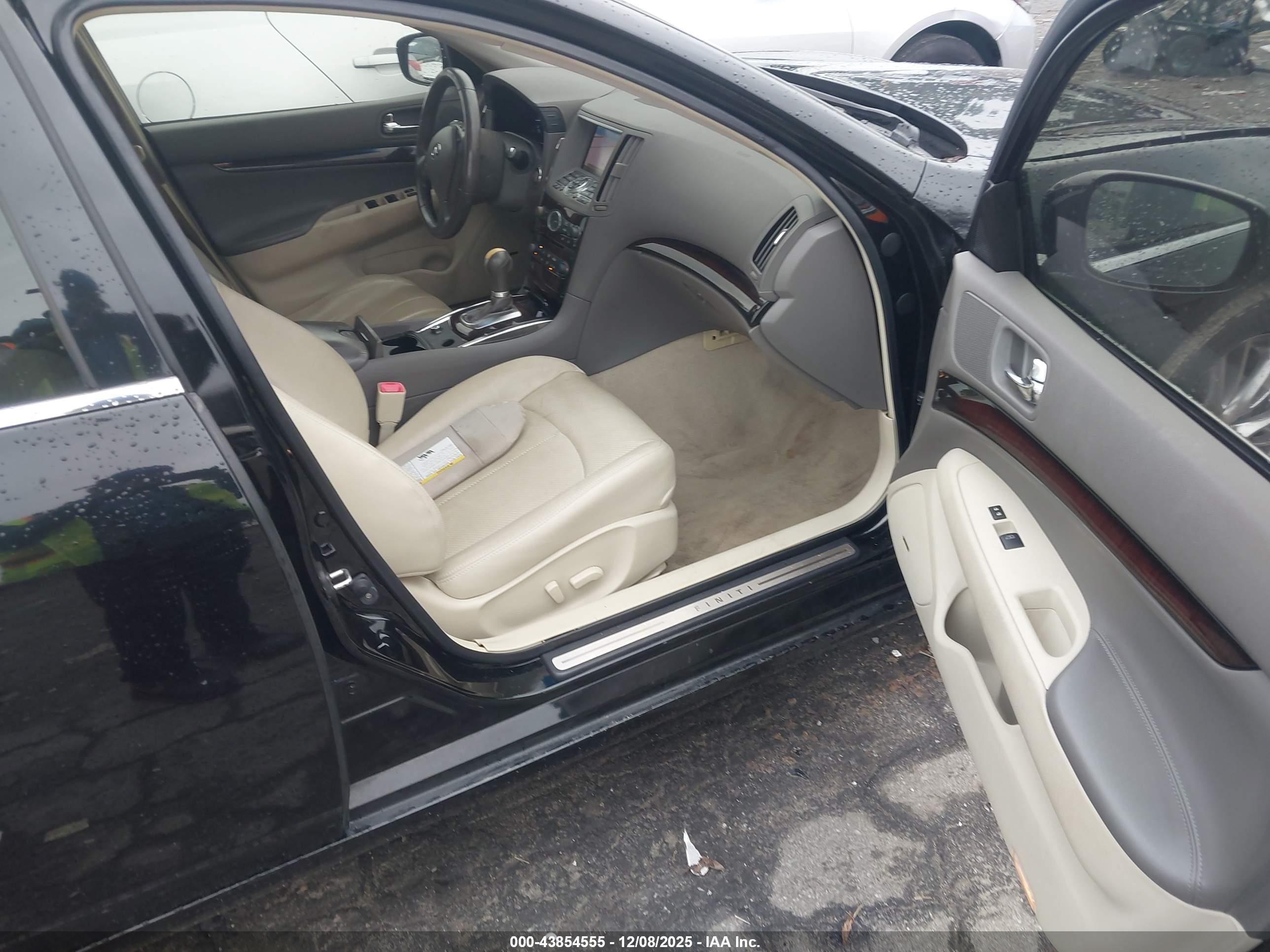 INFINITI G37 image 5