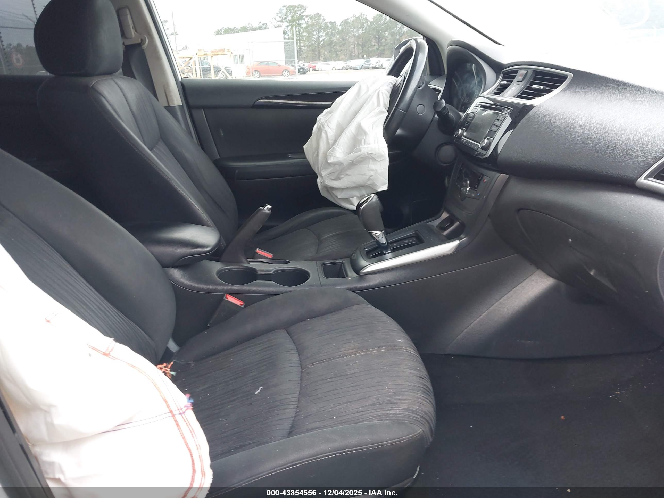 NISSAN SENTRA image 5