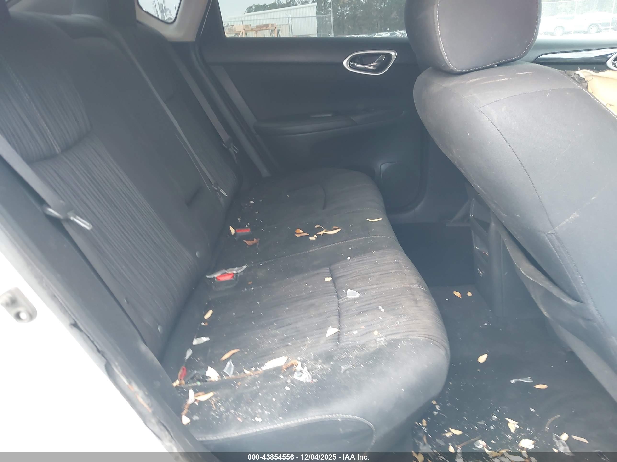 NISSAN SENTRA image 8