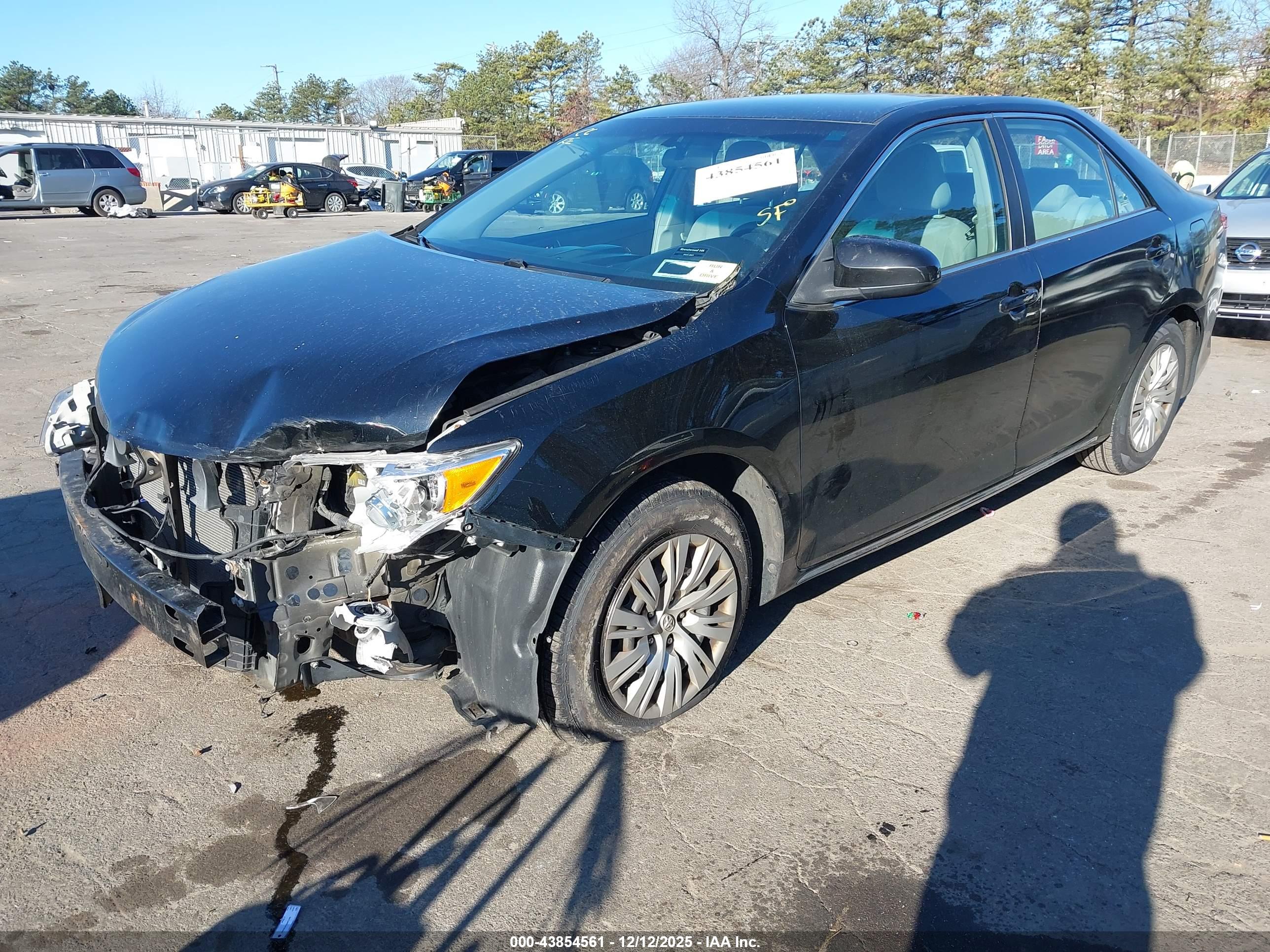 TOYOTA CAMRY image 2
