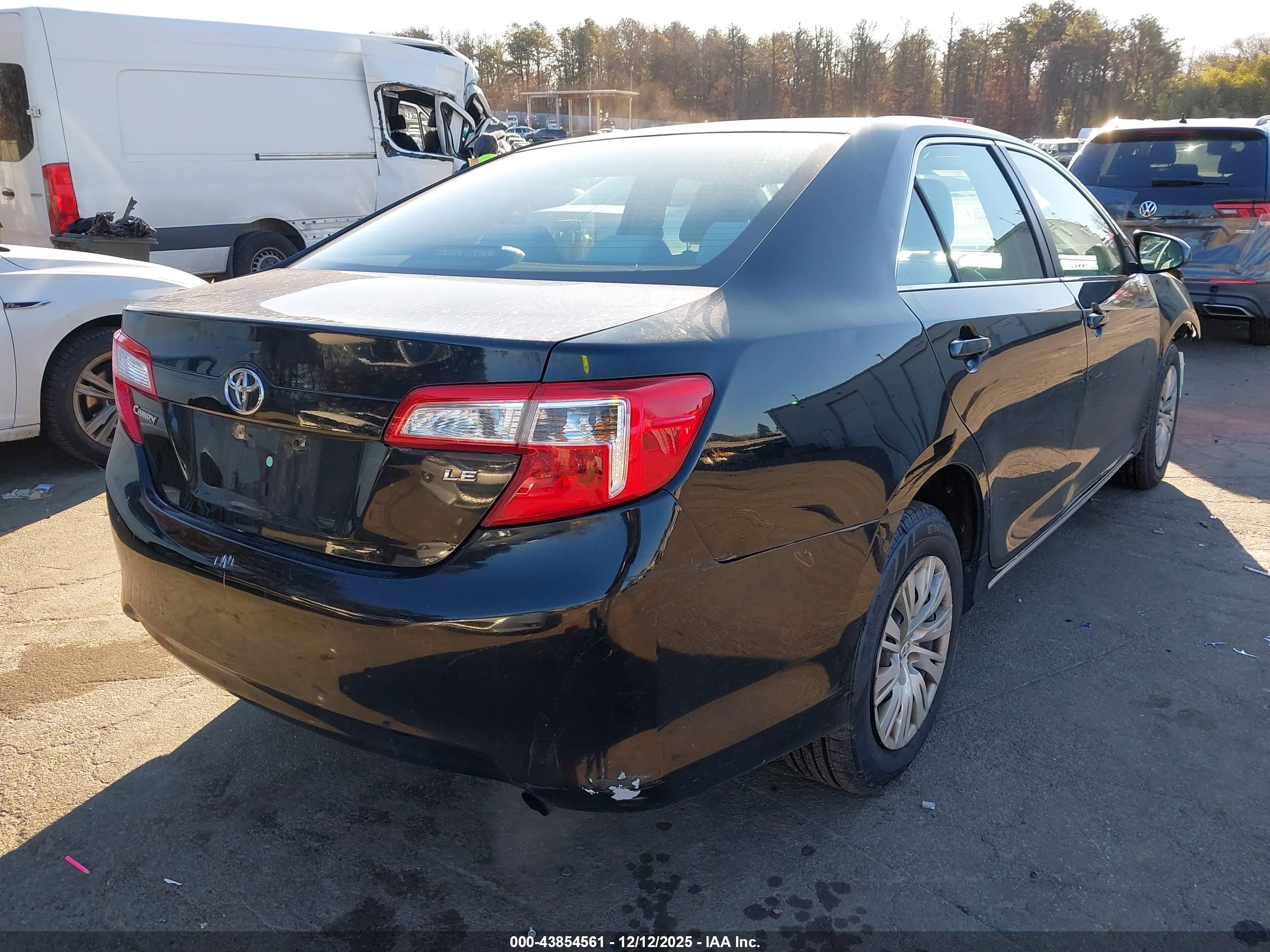 TOYOTA CAMRY image 4