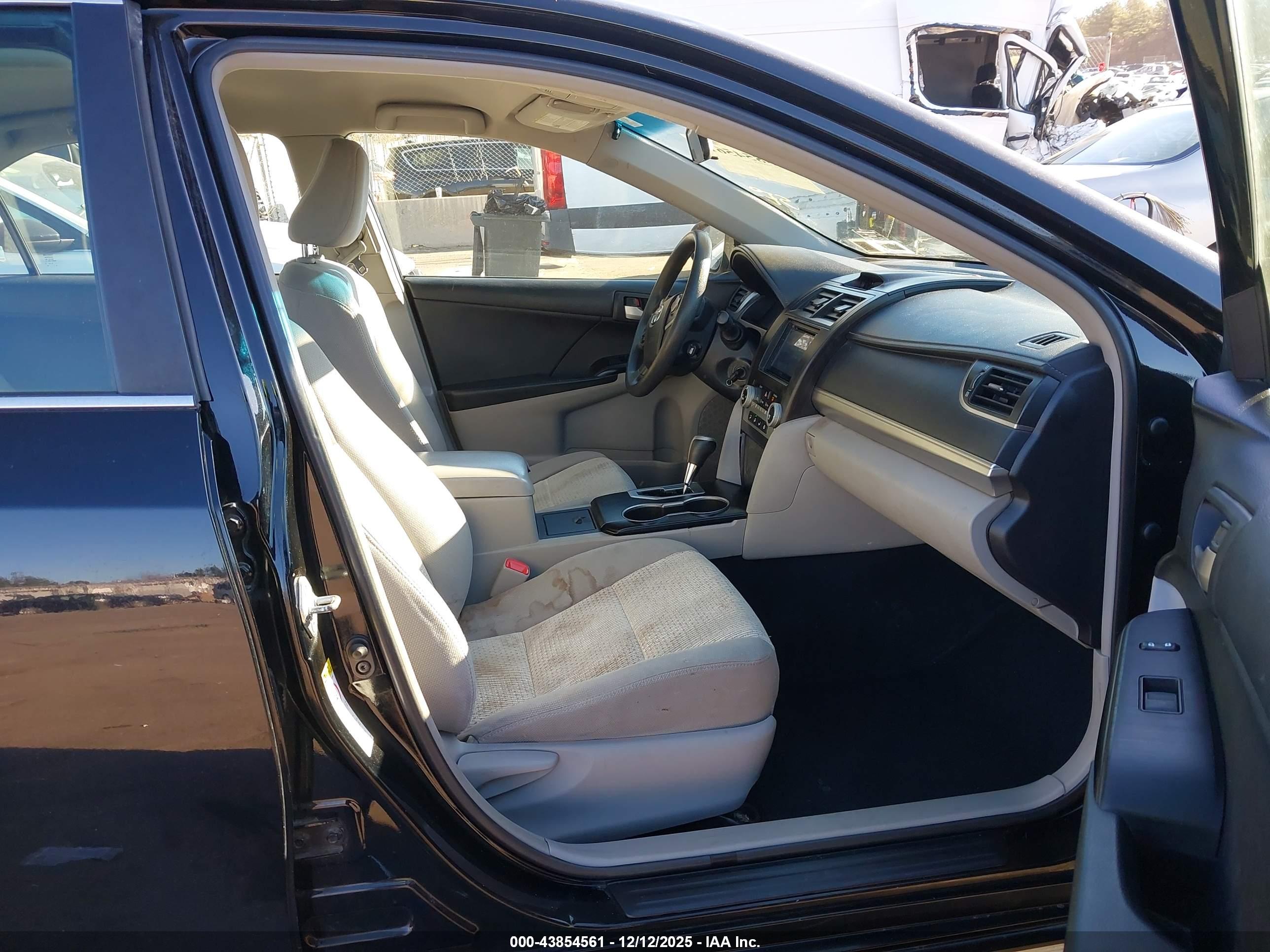 TOYOTA CAMRY image 5