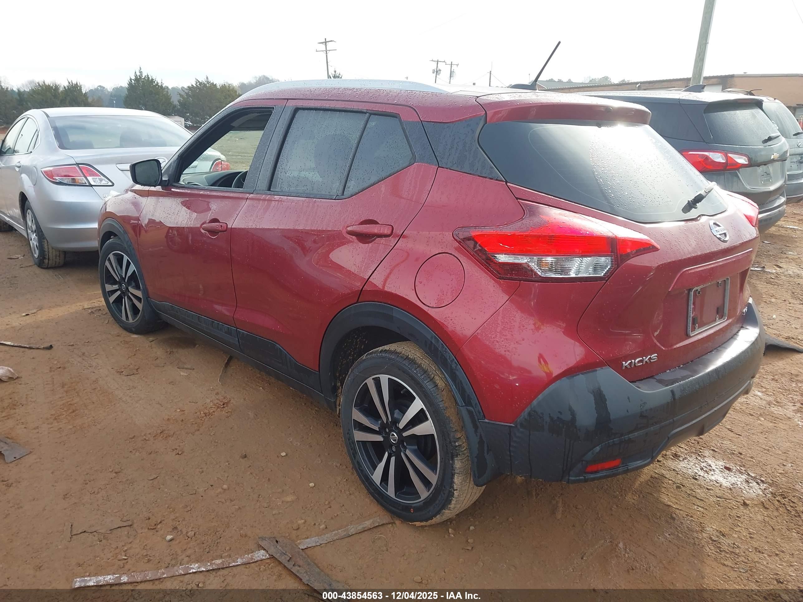 NISSAN KICKS image 3