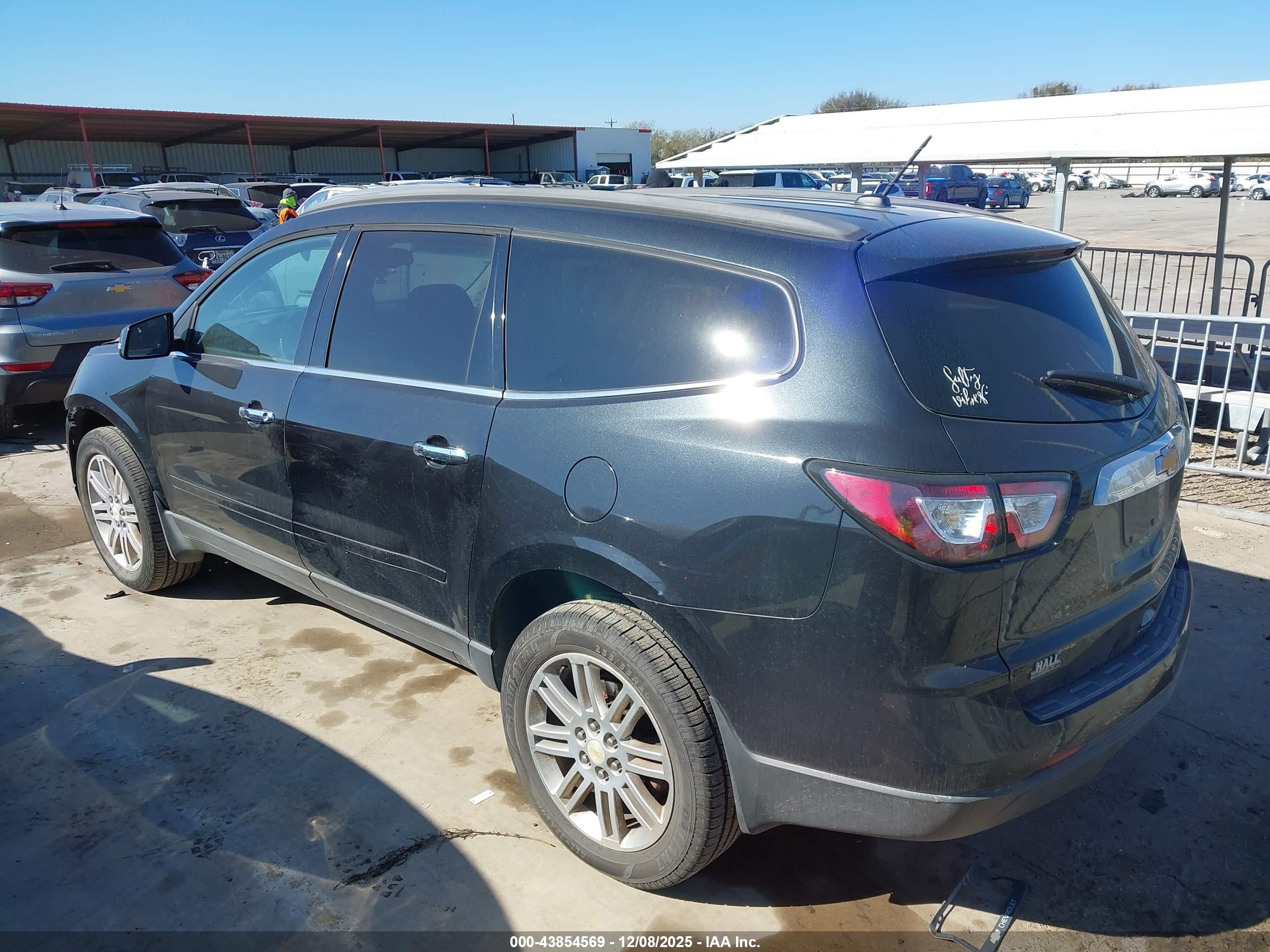 CHEVROLET TRAVERSE image 3