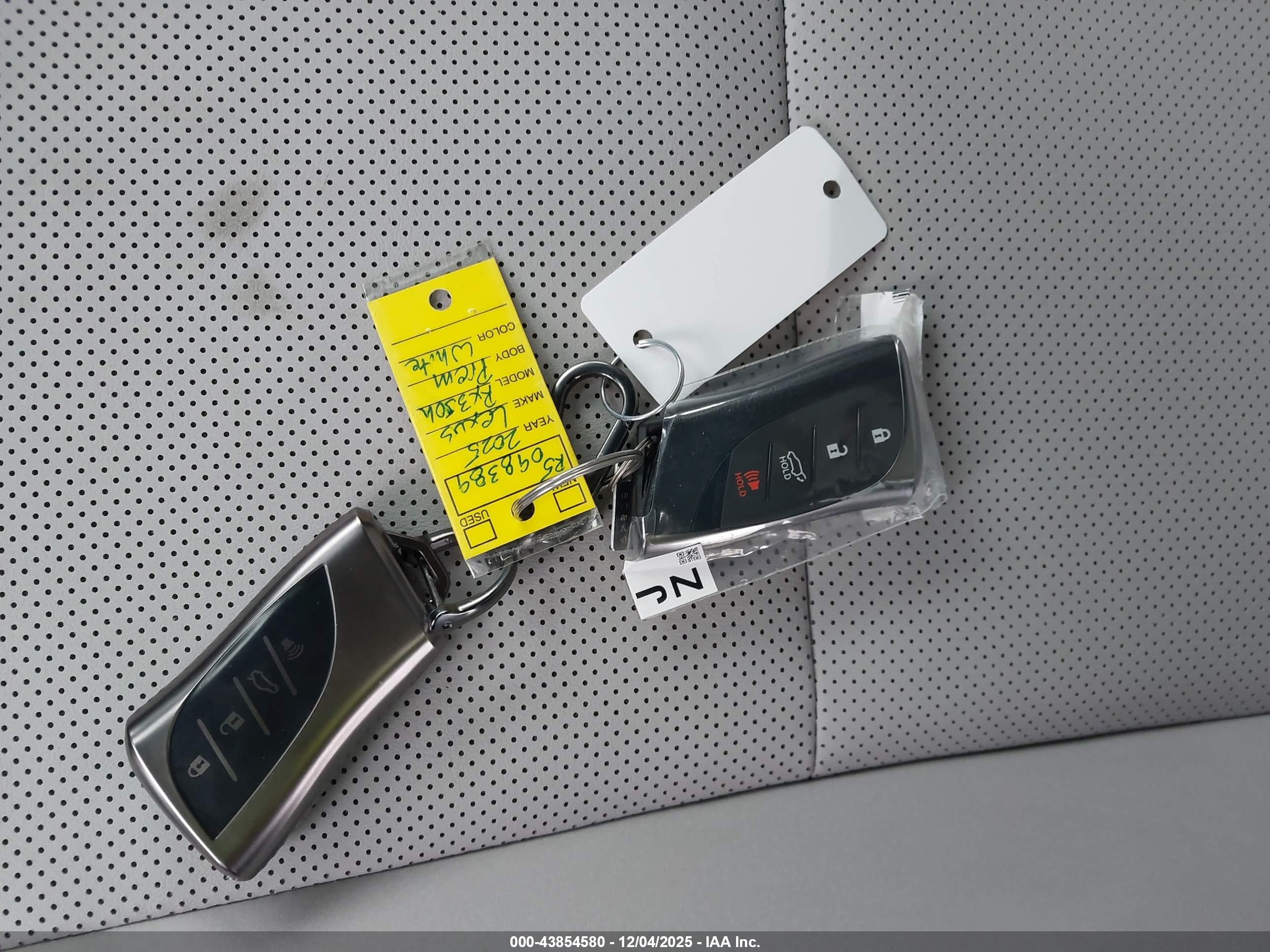 LEXUS RX image 11