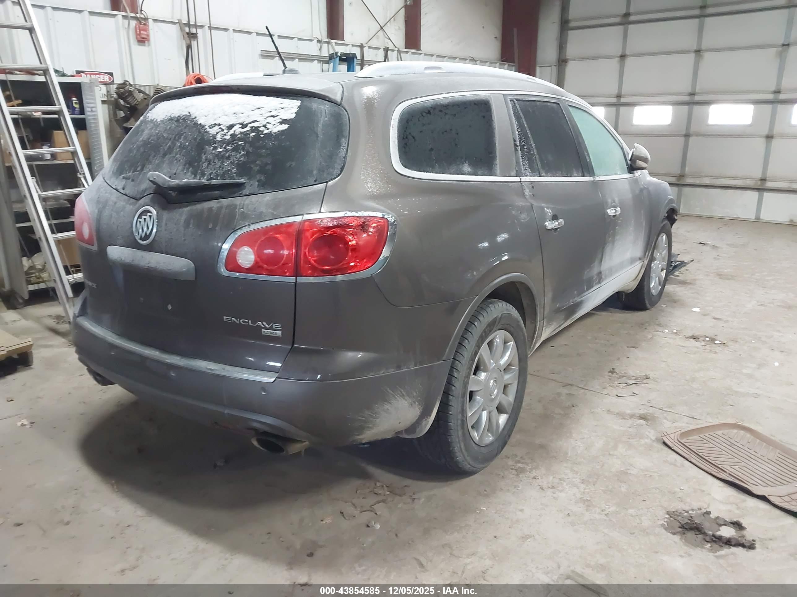 BUICK ENCLAVE image 4