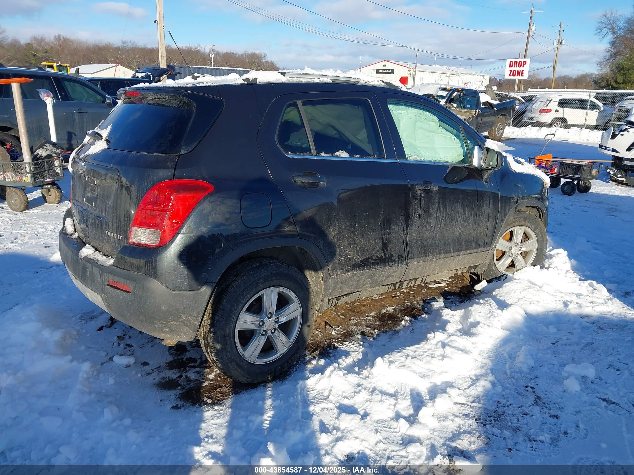CHEVROLET TRAX image 4