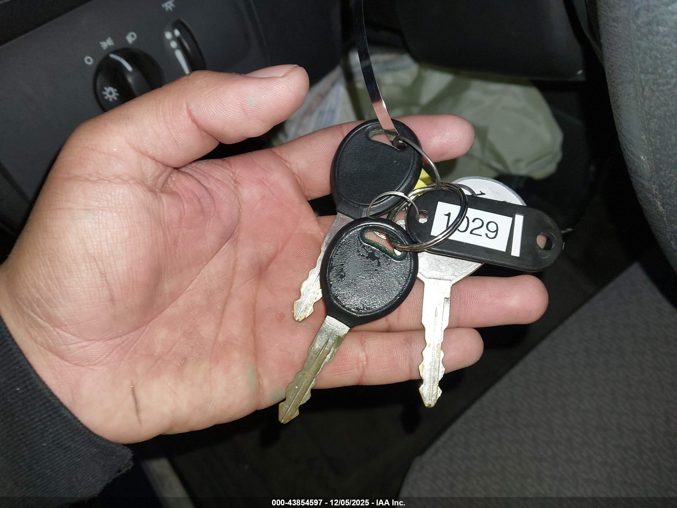 DODGE CARAVAN image 11