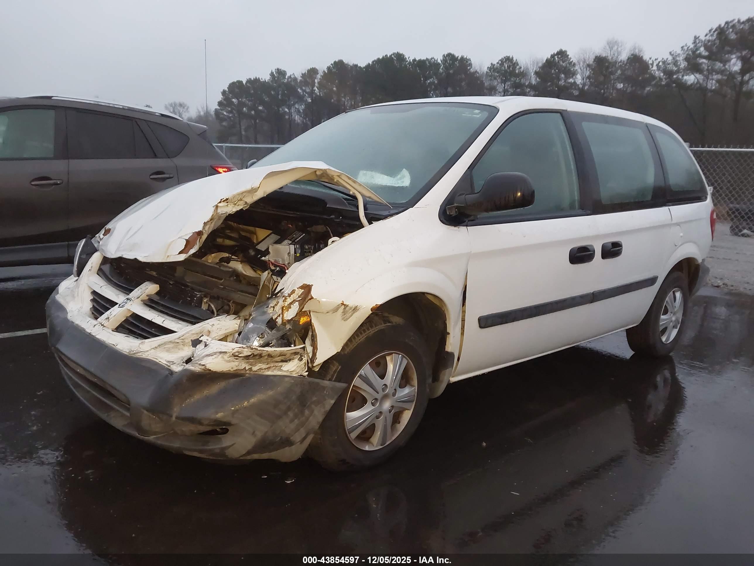 DODGE CARAVAN image 2