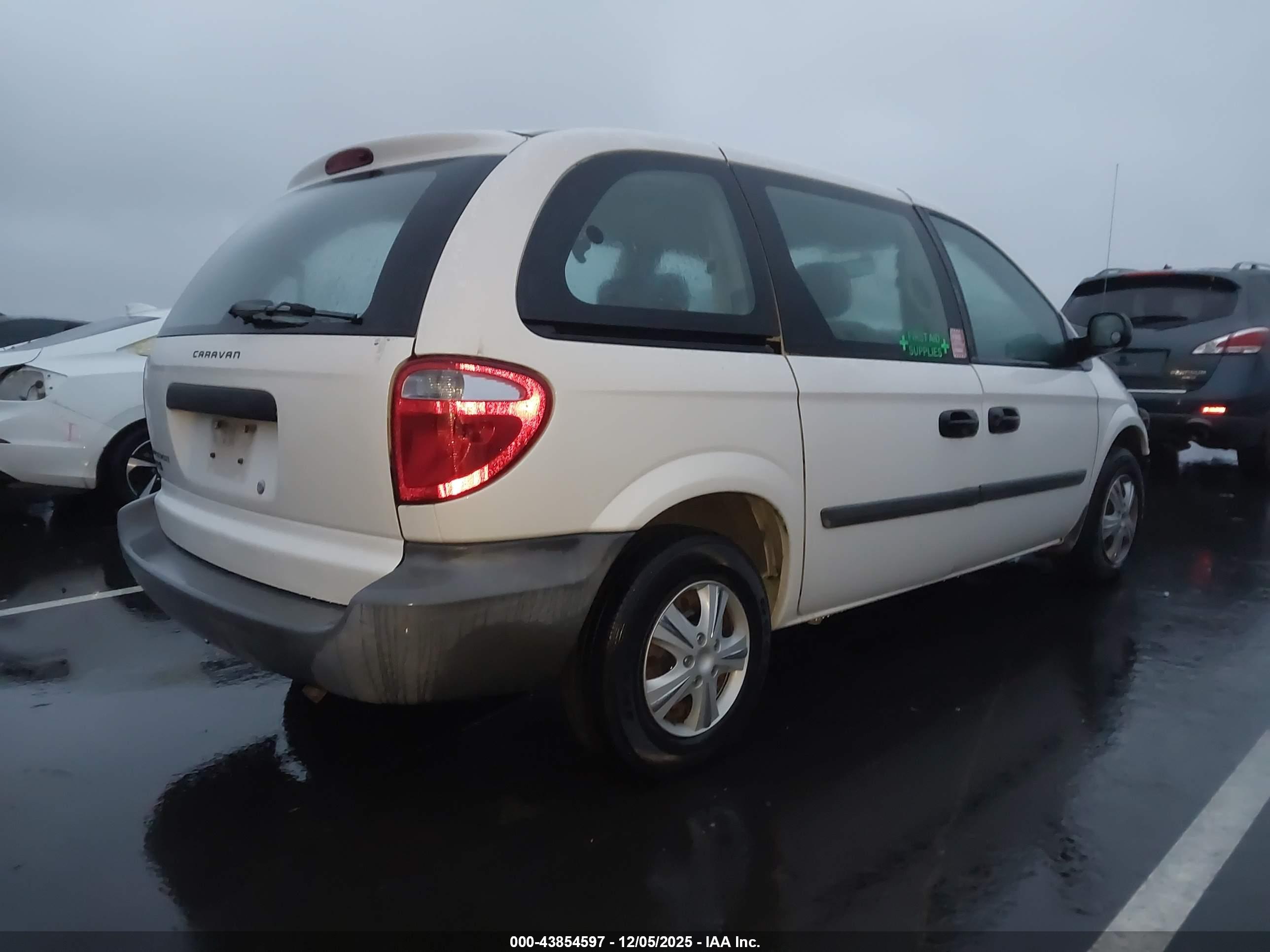 DODGE CARAVAN image 4