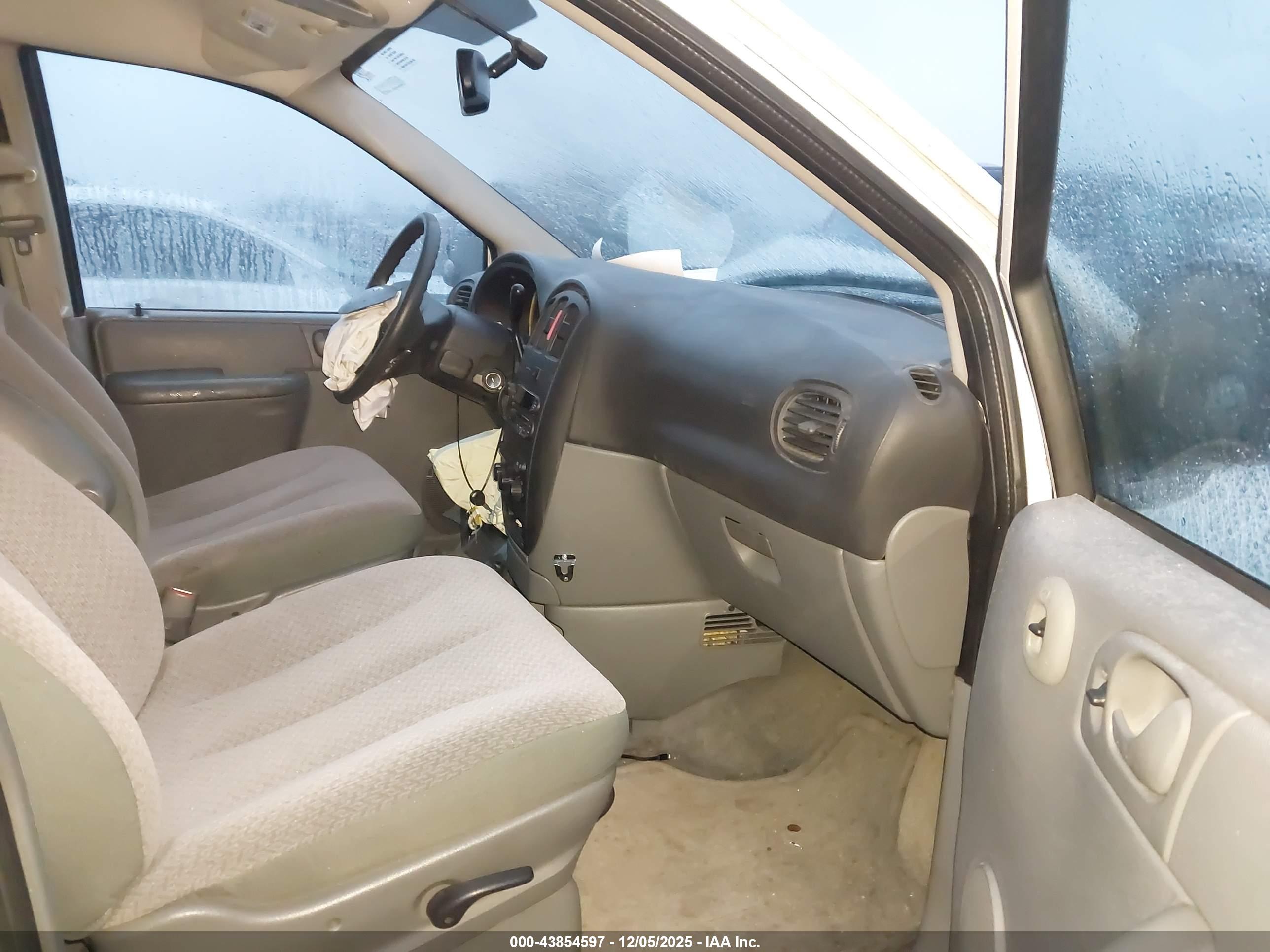 DODGE CARAVAN image 5