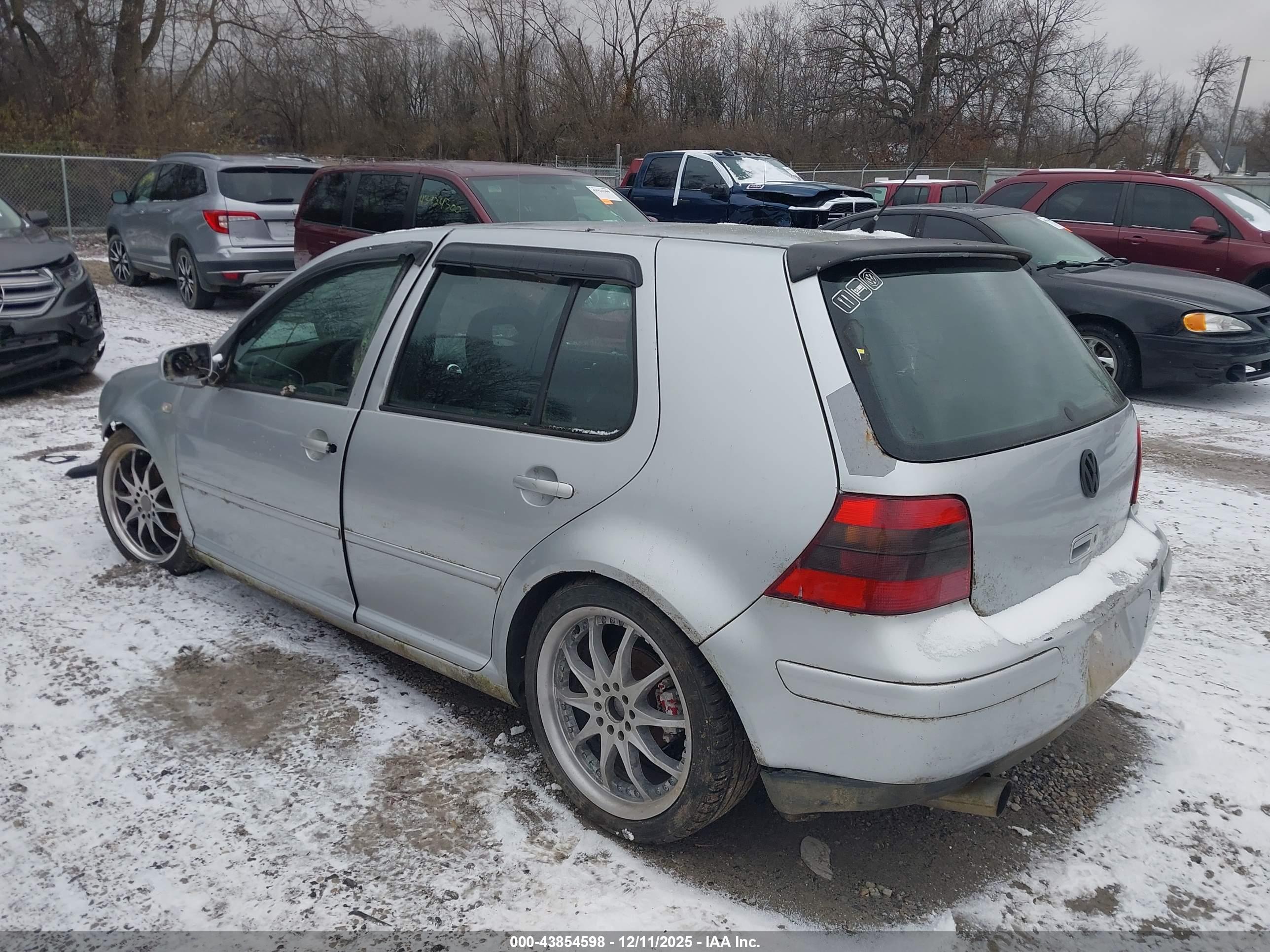 VOLKSWAGEN GOLF image 3
