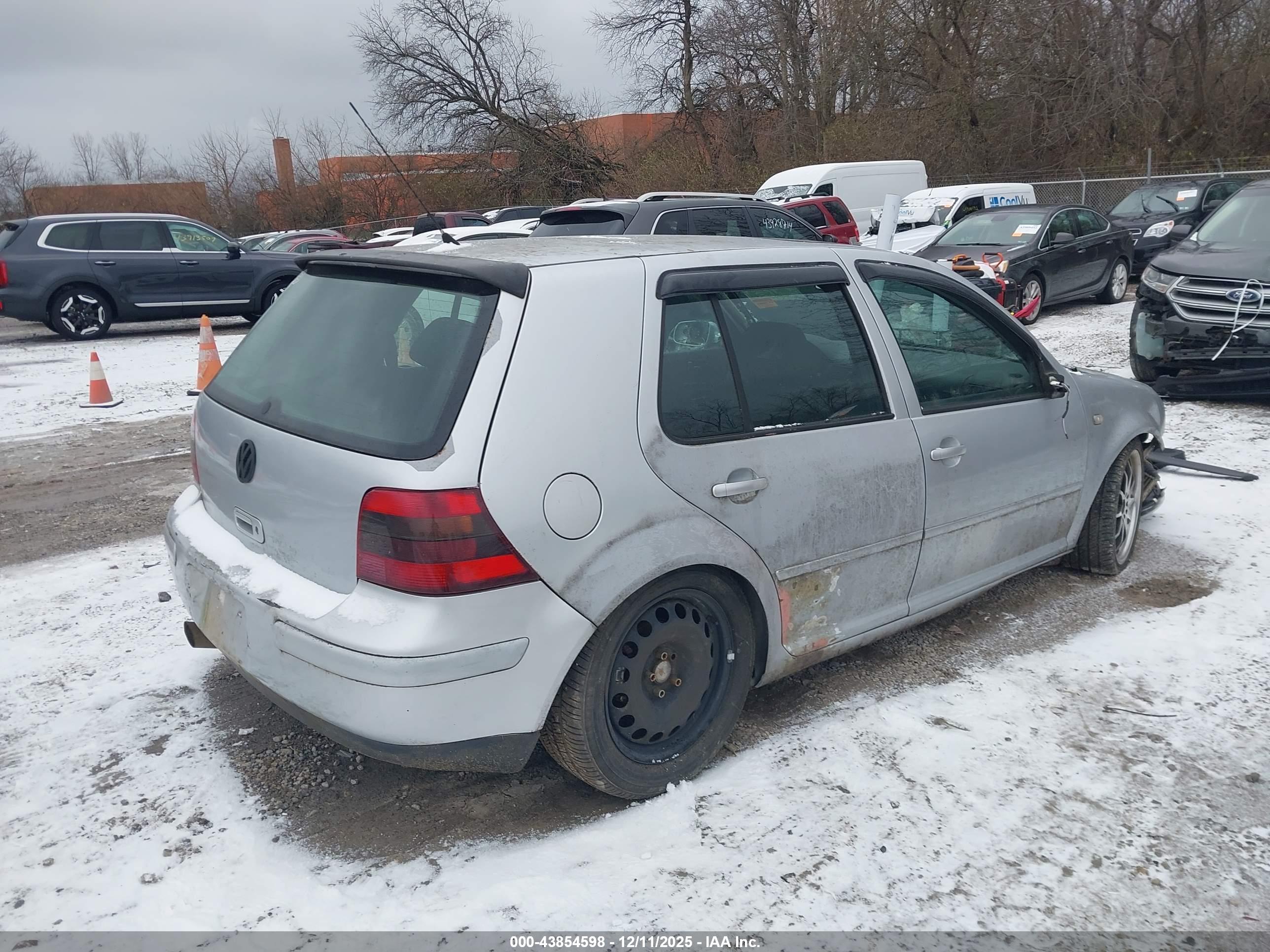 VOLKSWAGEN GOLF image 4