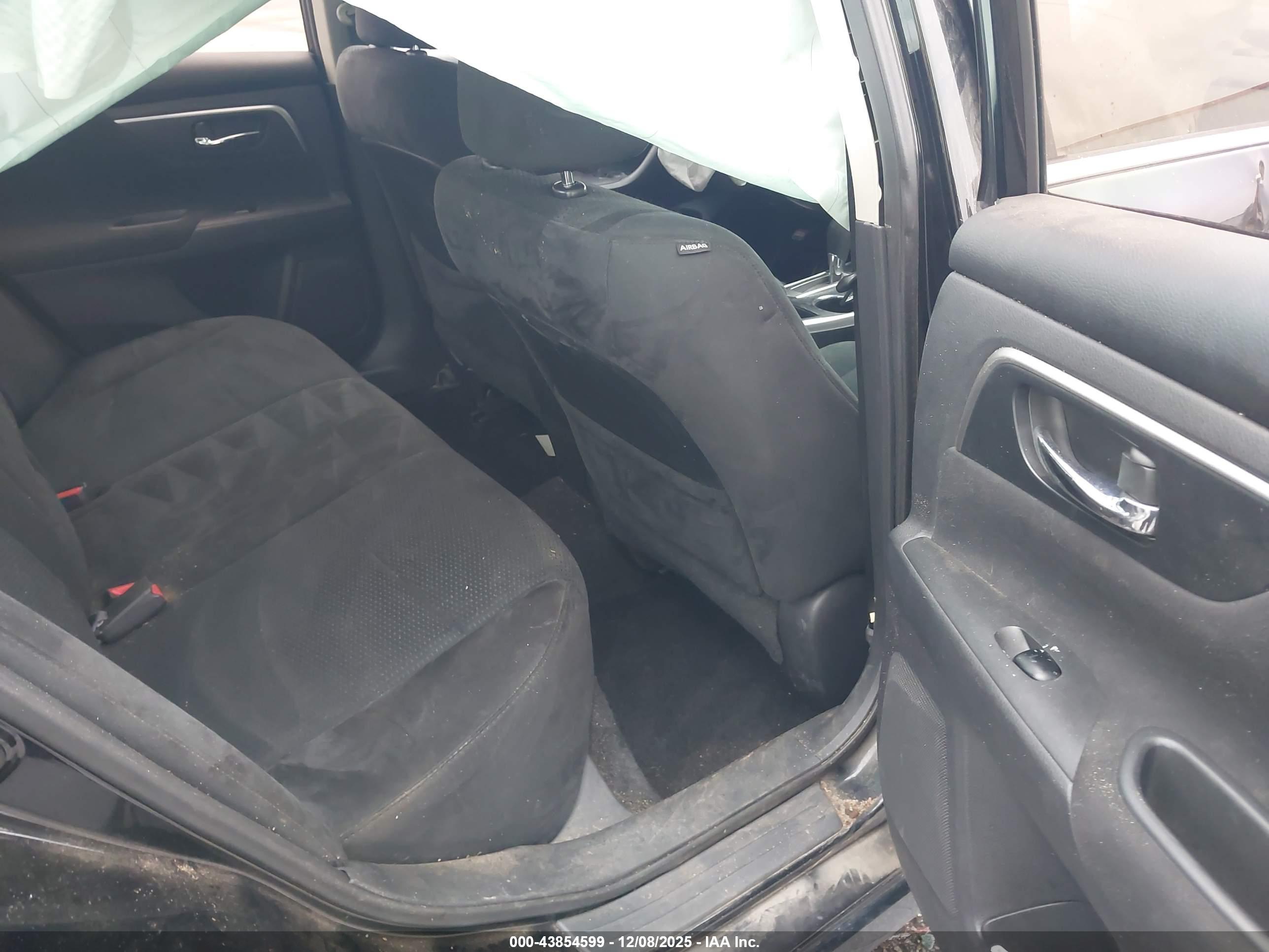 NISSAN ALTIMA image 8