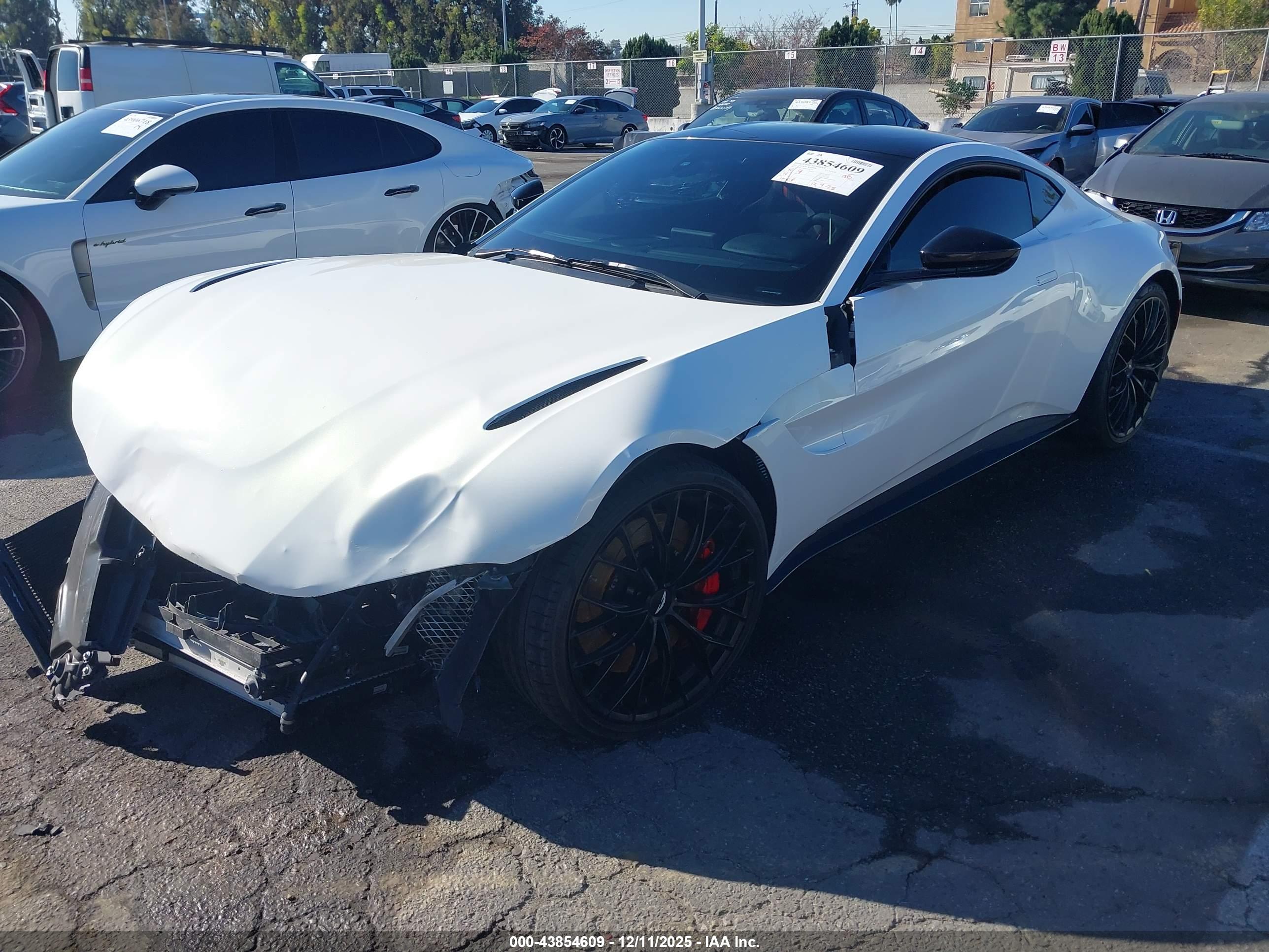 ASTON MARTIN image 2