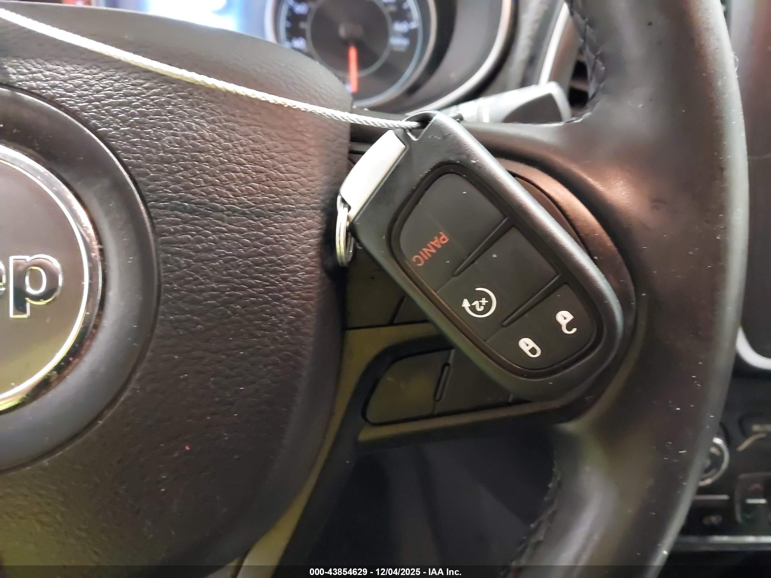 JEEP CHEROKEE image 11