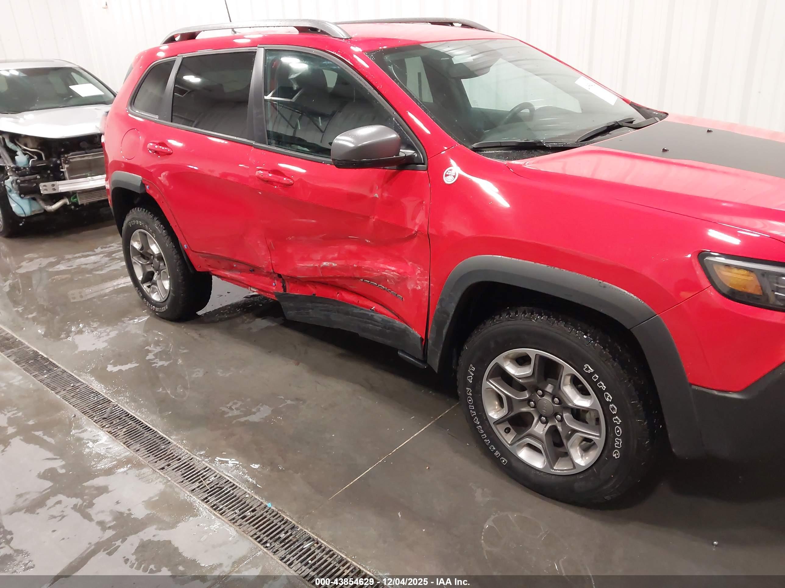JEEP CHEROKEE image 6