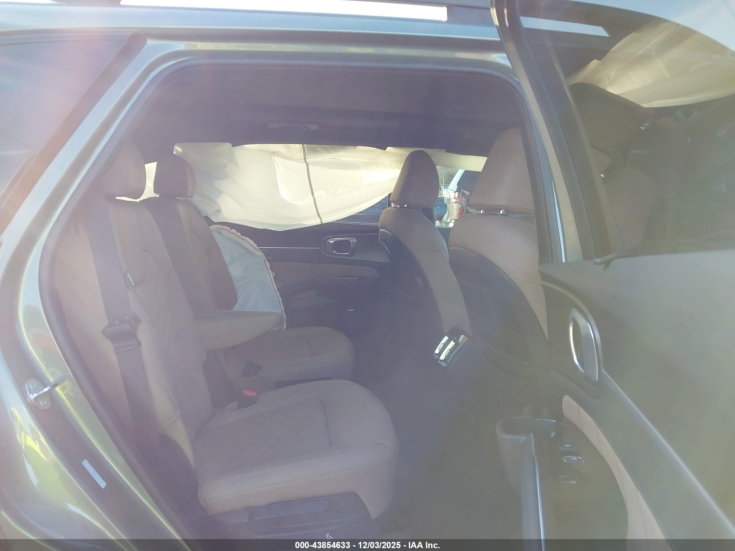 KIA SORENTO image 8