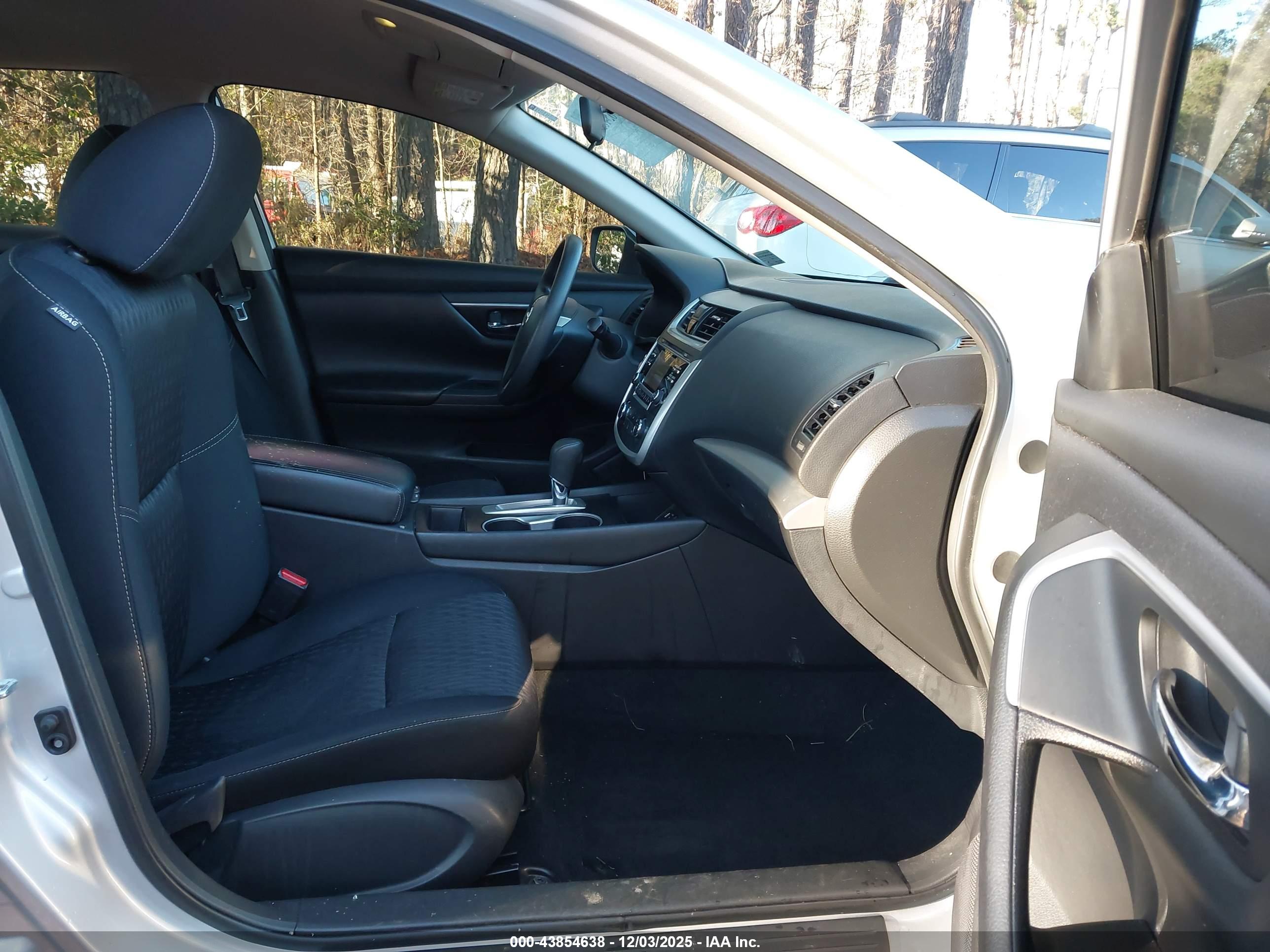 NISSAN ALTIMA image 5
