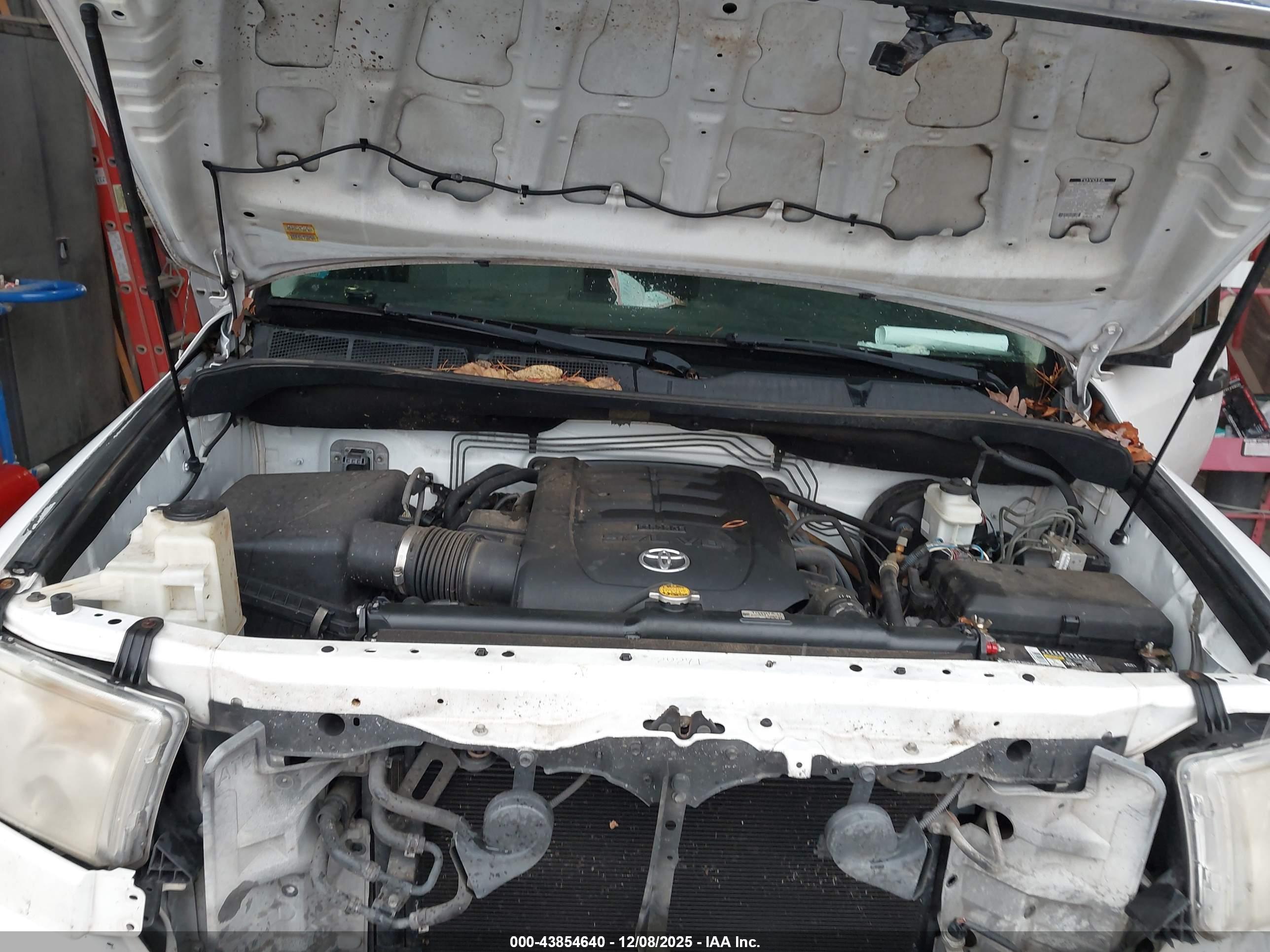 TOYOTA TUNDRA image 10