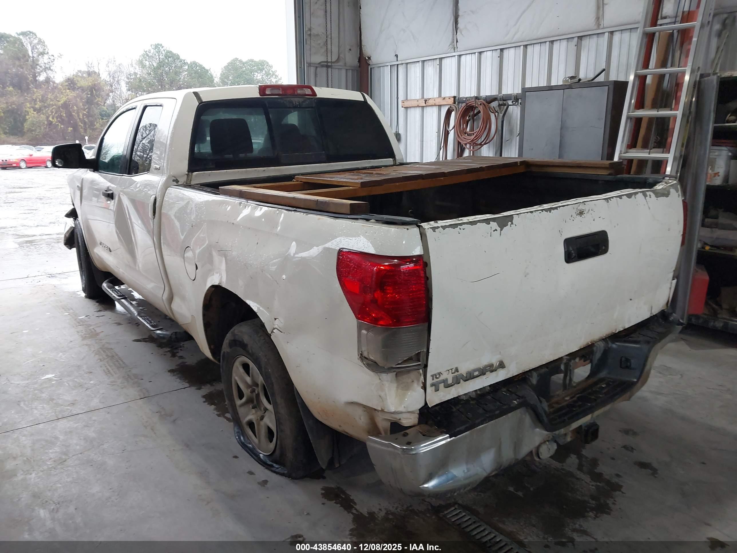 TOYOTA TUNDRA image 3