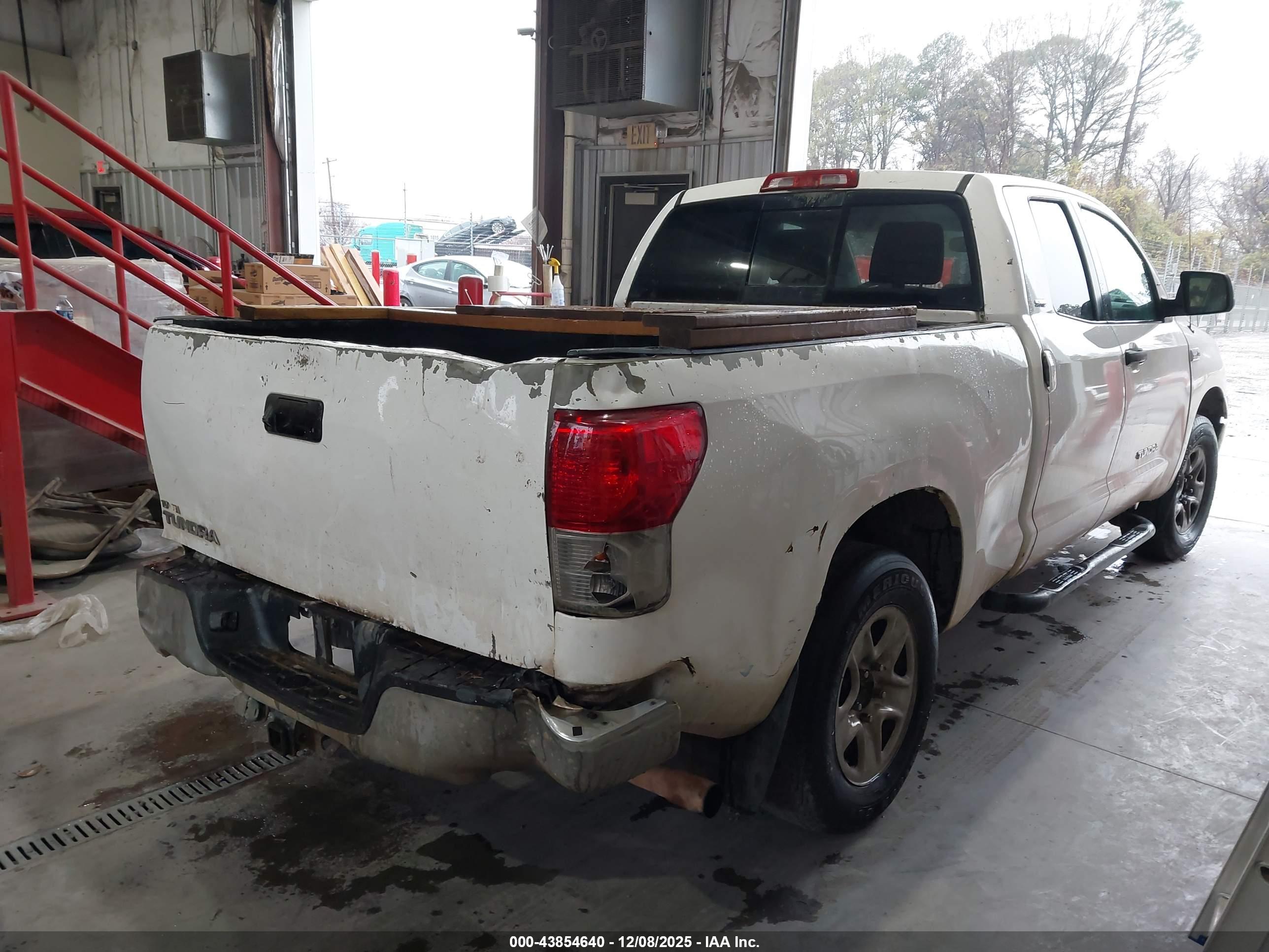 TOYOTA TUNDRA image 4