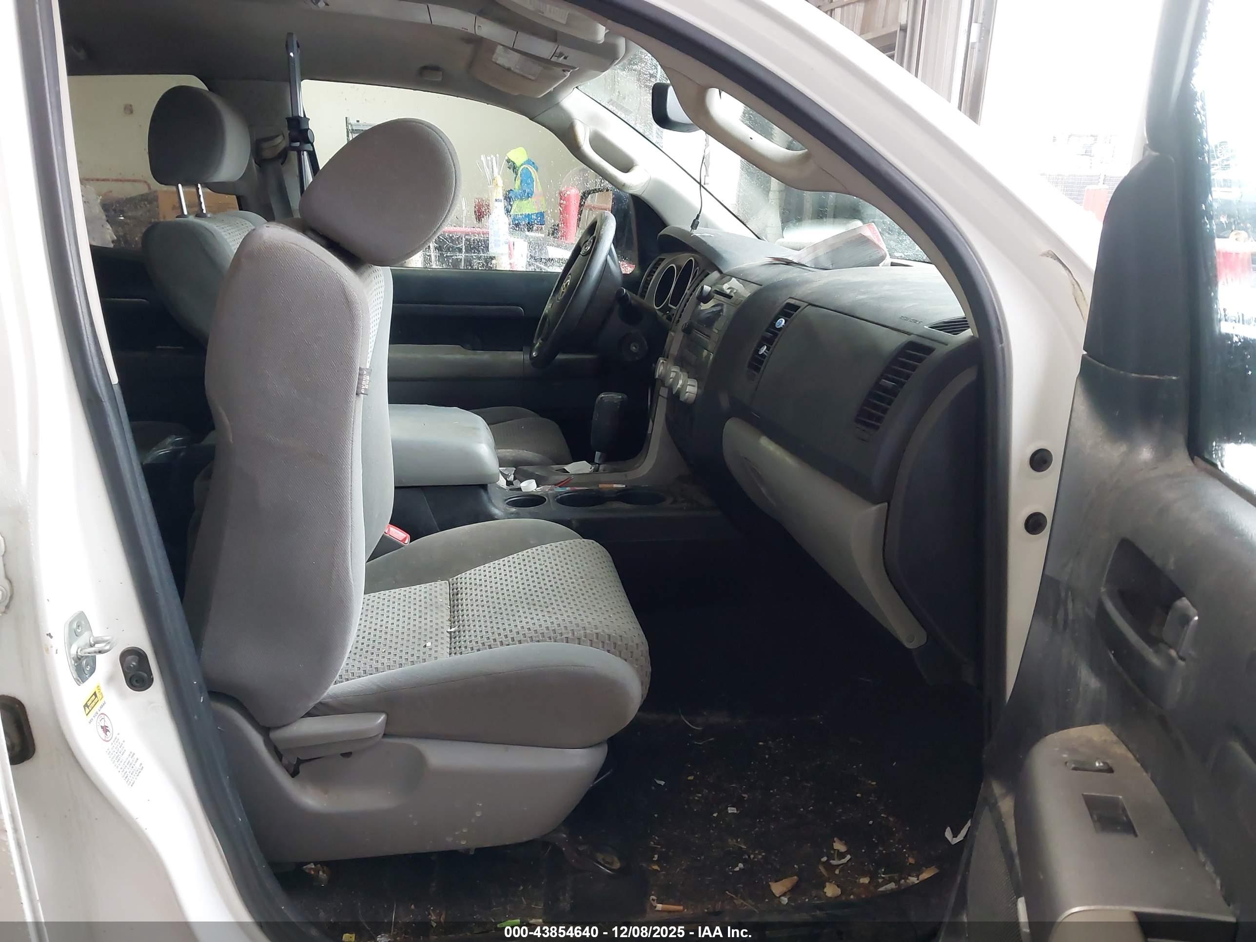 TOYOTA TUNDRA image 5