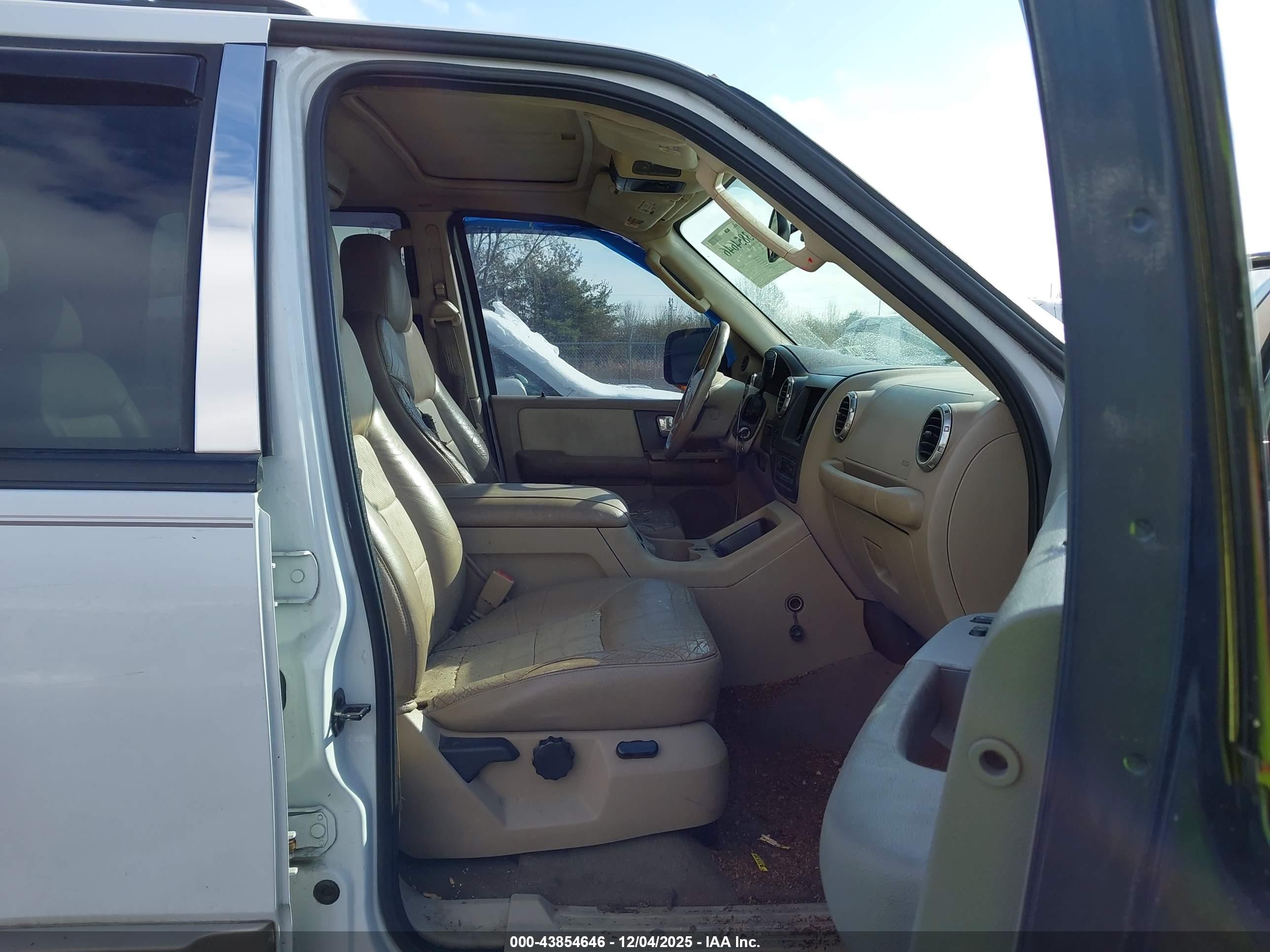 FORD EXPEDITION image 5